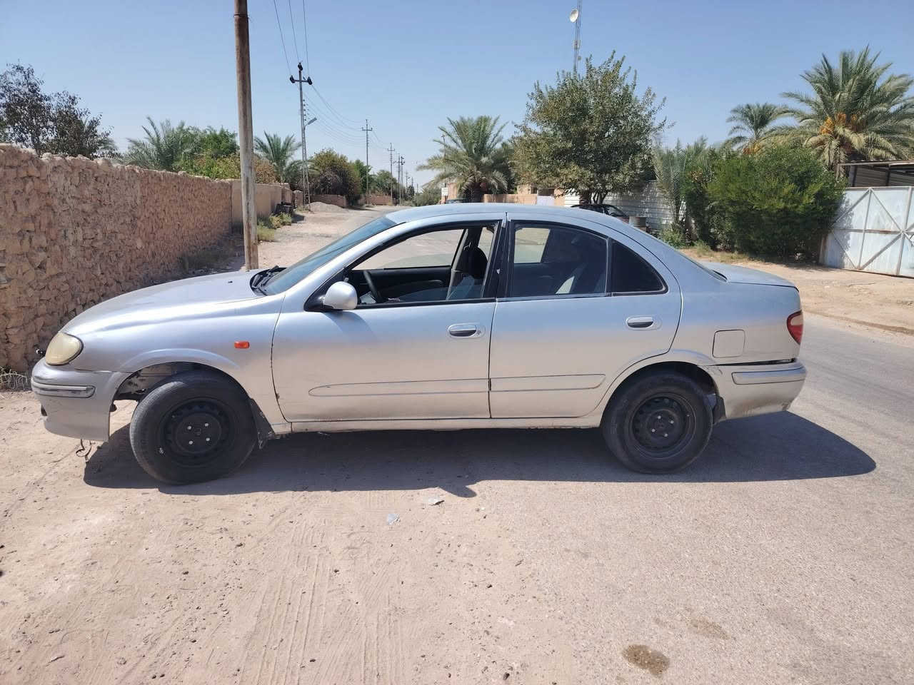 سني موديل 2000
ستيرن يمنة محور يسرة
محرك 1600 قبق اسود
كير عادي
رقم بغداد خصوصي تحويل ثاني يوم
 السعر ٥٩ وبيها مجال
***********
***********
