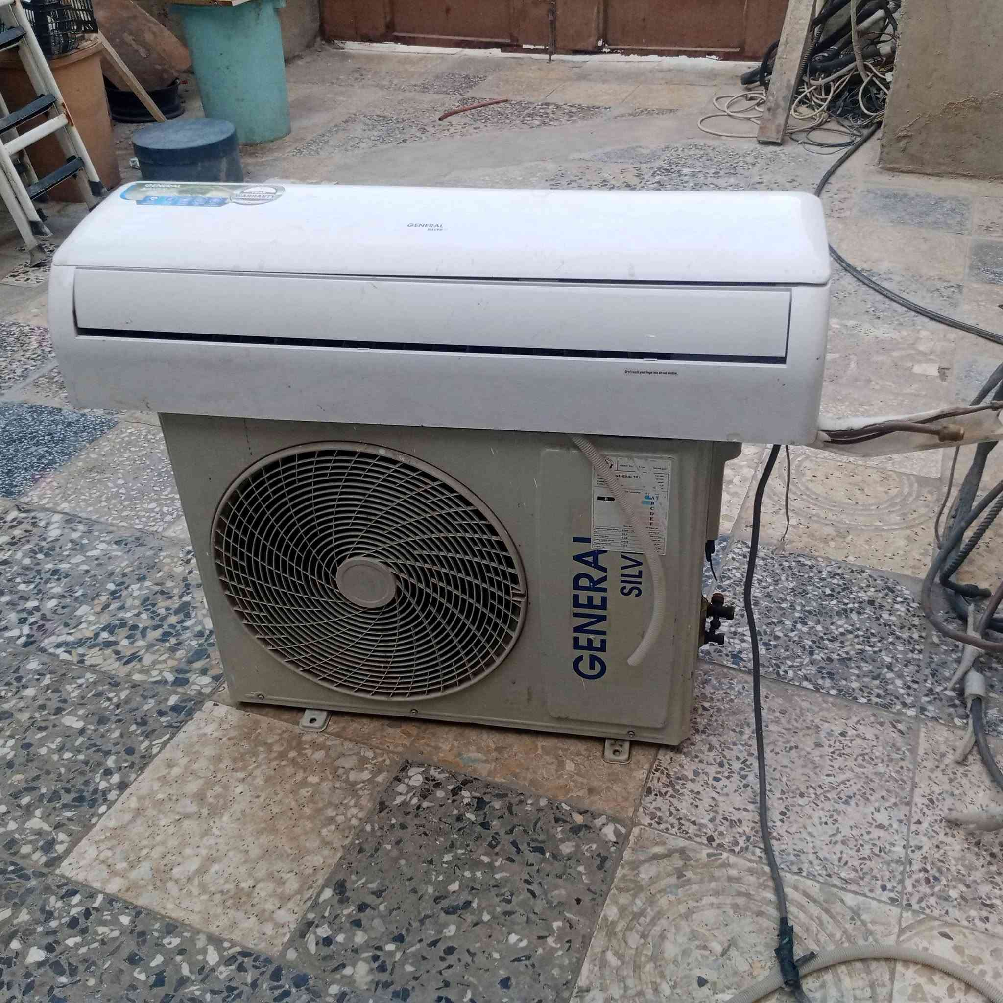 سبالت للبيع مستخدمات شهرين مكفولات جدد لك داخليات وخارجيات ما بيهن غاز ولا ريمونت ولا حمالات الداخليه بس بواري موجودات عنوان بغداد المشتل الأمين الثانية بتجاه المعلمين ***********
