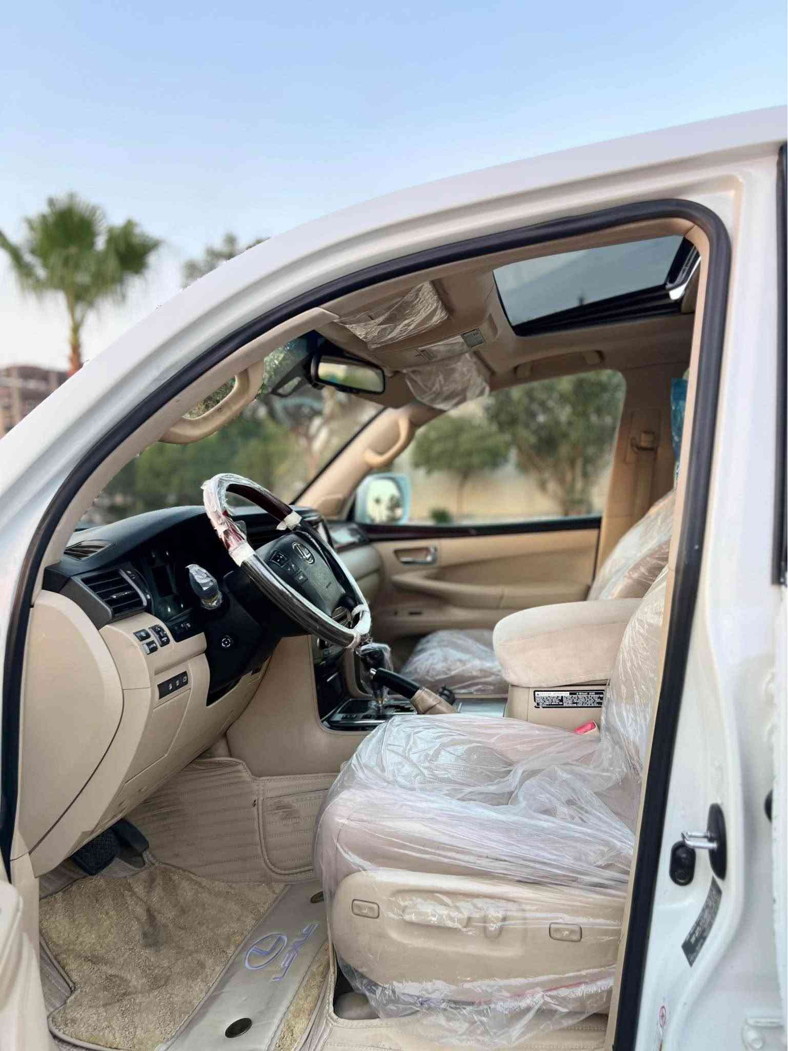 lexus lx 570 2010
کوردی /
مواسەفات / 1/1
مەکینە /  v8 5.7  کەپس
ڕۆیشتن/ 188
 
شکل گۆڕاوە بۆ 2015

       ڕقم سنوی نوێ 

ناونیشان/ هەولێر
واتساپ/***********

عربی/
مواصفات/ 1/1
2010 محدث الی ۲۰۱٥  

بــــــــدون ایرباك 
محرک /  V8 5.7
ماشی / 188 الف کم
ڕقم سنوی جدید 

عنوان/ اربیل
واتساب/*********** أربيل, العراق
