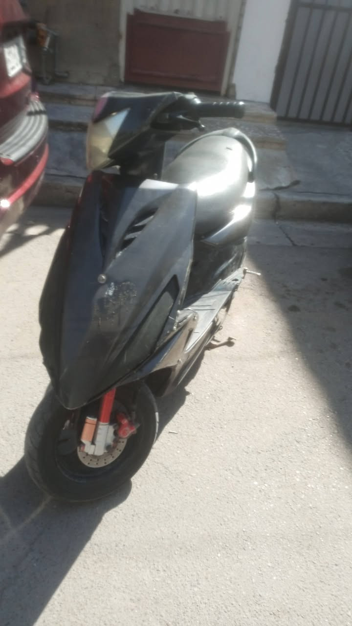 ماكس مضلع للبيع بيهه نقص بس باتري وكلجات خلفيه السعر 350 بلحريه ***********

