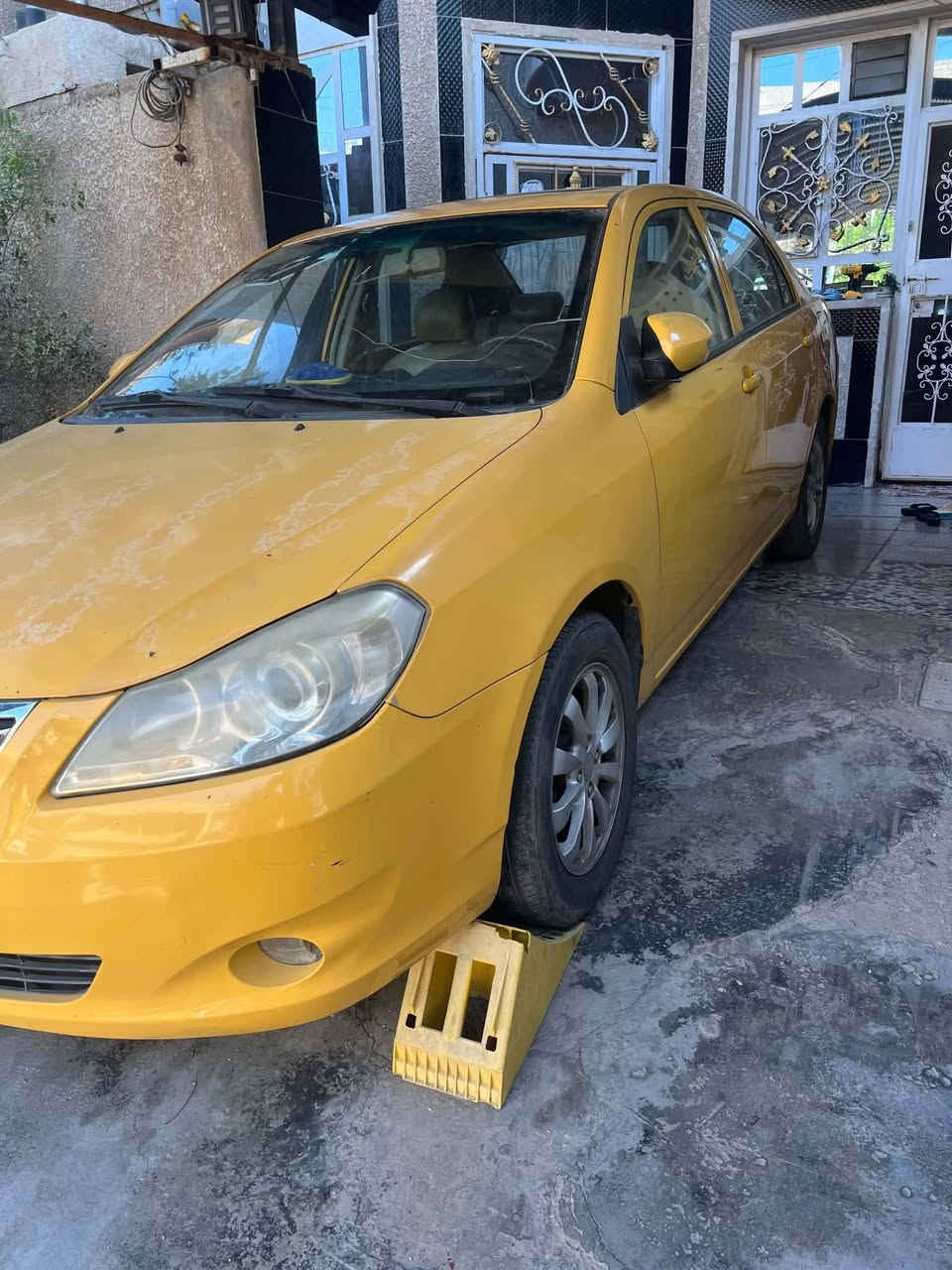 السلام عليكم للبيع byd g3
بصمه كير عادي فتحه كشنات جلد سيارة حلوة وماناقصها شي ماشية 161 الف كيلو
السعر 43 مكان السيارة بغداد الزعفرانية 
‎***********
