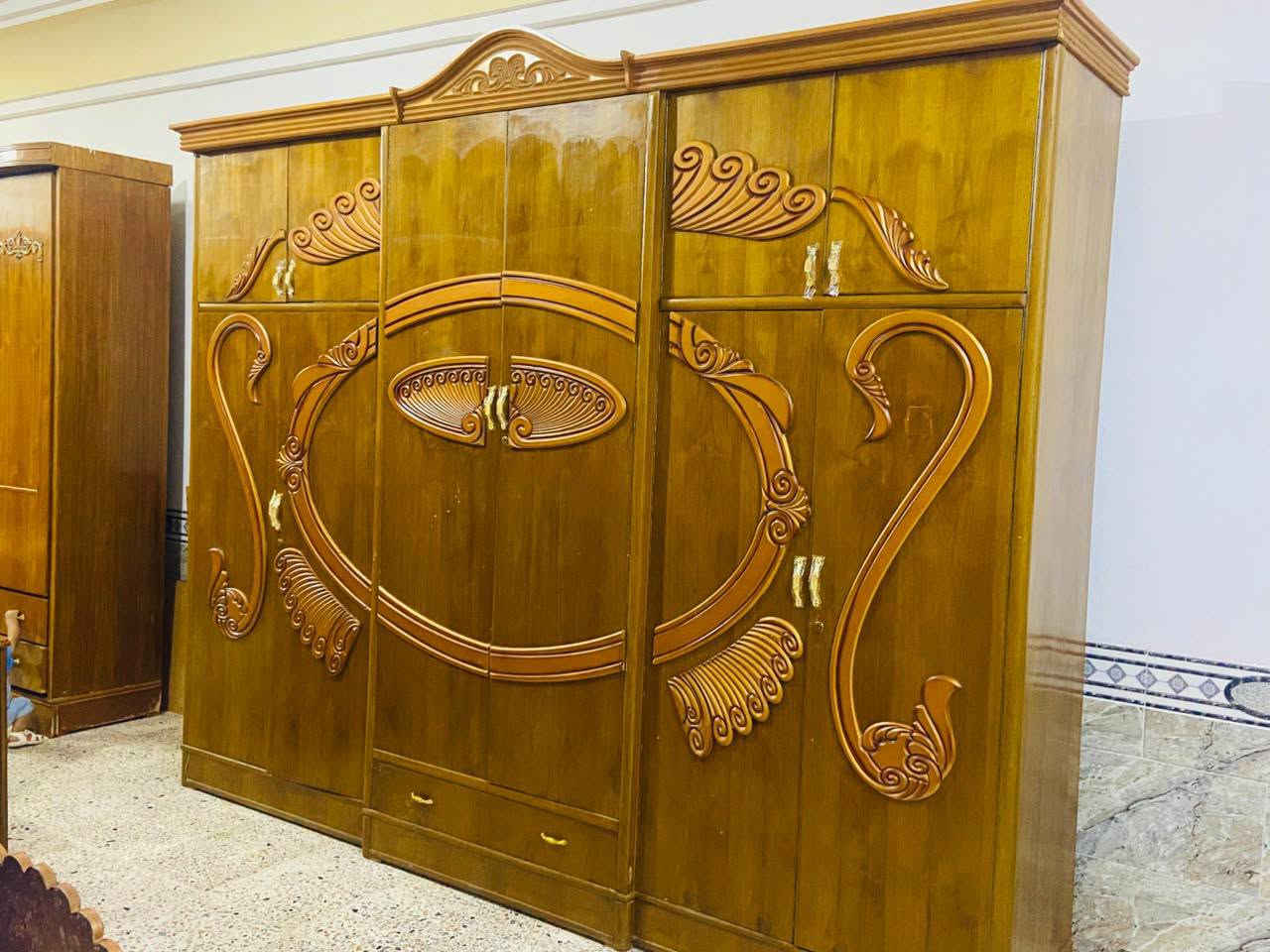 غرفة نوم ٥ قطع • خشب وصاج • الرمانه البعبيد