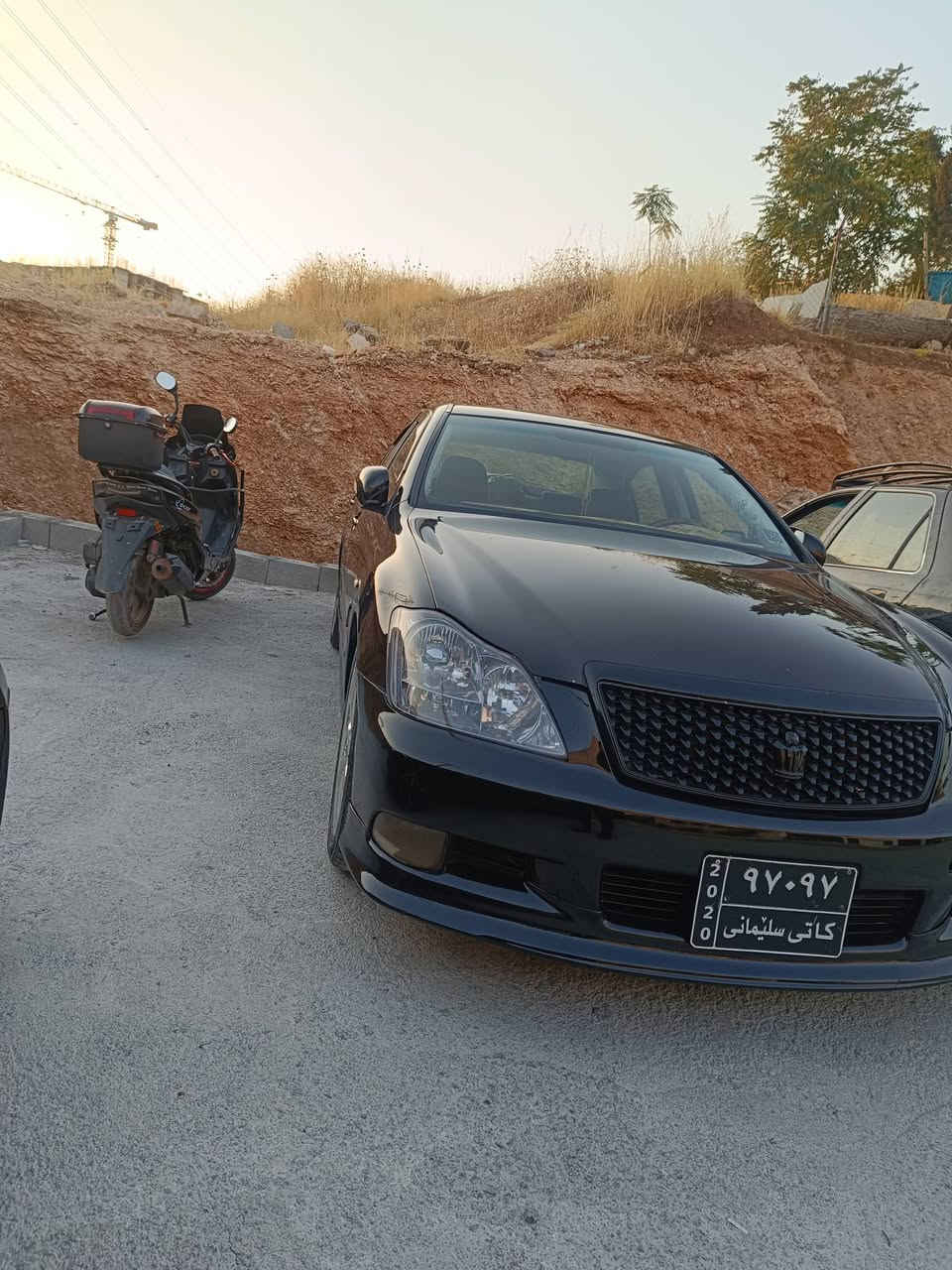 بەناوی خوا گەورە
کراون شاهینە 182GRS 2005
ڕەشی قەتران 4دوگمەی فول بێ سڵایت سپۆرت
سەیارەکە بڕاوەیە بەس بۆنیتی بۆیاخە
ڕۆنی گێڕو مەکینەی گۆڕاوە گێڕو مەکینەو 
تەبریدو تەقەوڕەقەی بەشەرت دەبڵی کراوە بە ڕۆیاڵ
ویلی دینگەی ستیلی لۆکم بۆ بەستوەکۆدی بۆ کراوە بەناوی خۆمەوەیە بەیانی بیکە بە ناوتەوە
نرخی 55و تۆزێ مەجال
لەسەر. ئیزنی ئەدمینی ❤️
***********
