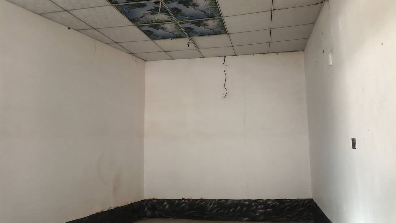 بيت المساحه 85 متر البيت يحتوي على غرفه وصاله ومطبخ بيت كامل نظيف مرتب سايدين المطار الجديد مقابل باب خروج المطار 
يبعد عن الشارع العام 150 متر منطقه مرتبه 
#سعر 12 #مليون مع المجال ‏‪***********‬‏
مكتب در النجف للعقار للاستفسار ‏‪***********‬‏
