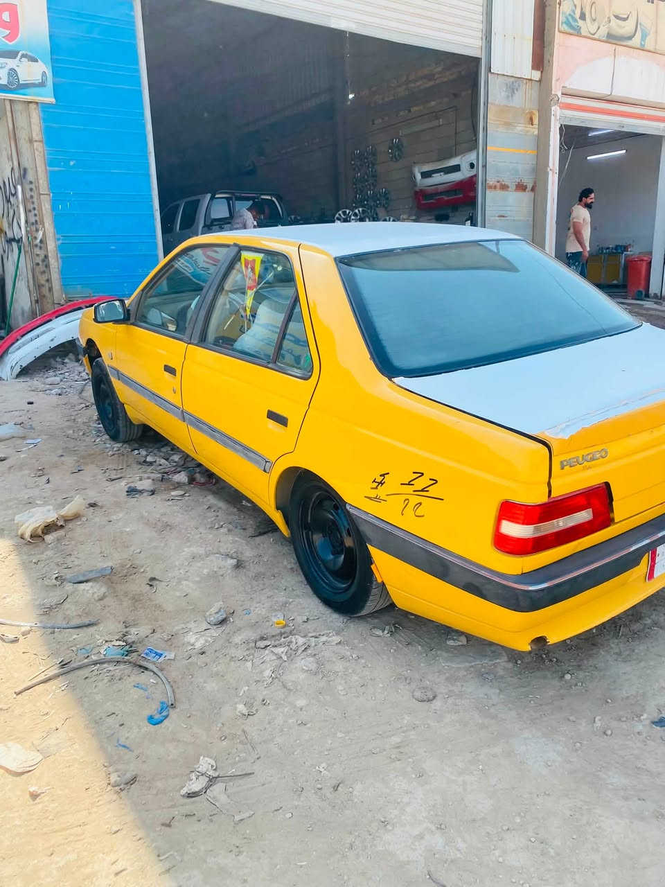 سلام عليكم بيجو لميس ٢٠١٦
سياره جاهزه بيه بس المكينه خيط بخر كلش بصيط 
البقي كفاله تبريد وي السويج سياره مكفوله 
مكان السياره الديوانيه 
***********
