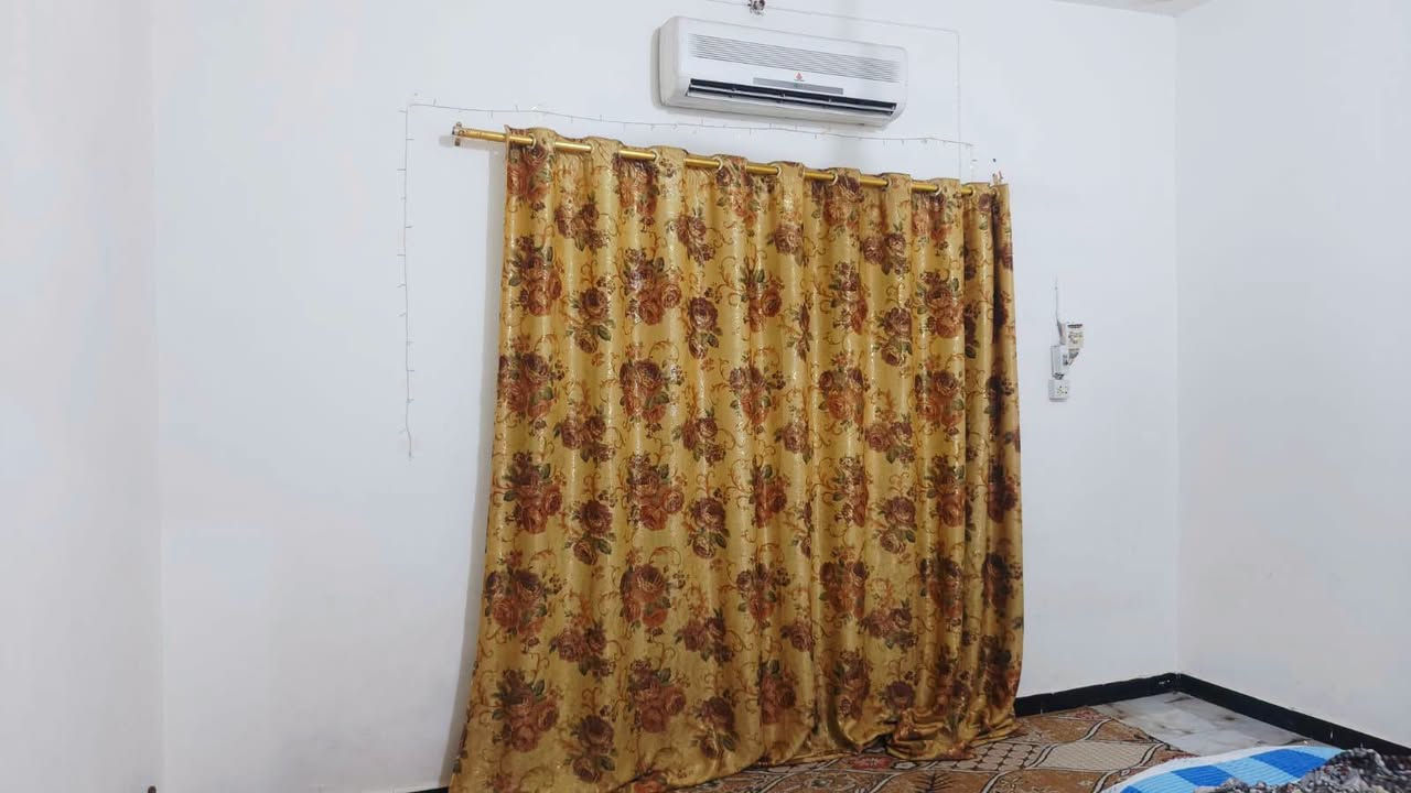 بيت ٢٦٠متر طابقين منطقة ال محينه قرب ابتدائية الامام الباقر
بناء طابوق كونكريت يباع مع الاثاث حصرا
بسعر الكلي ٨٨ يحتوي ٤ غرف صالتين استقبال مطبخ
الاثاث
غرفة أخشاب عدد 2
+سرير نفر واحد +سبالت عدد3 جداري وسبلت عمودي 3 طن جديد +مجمده + ثلاجات عدد 2 + مراوح عدد 5 + طباخ كبير +كاونتر+سنك+
منظومة ماء تحليه+بوفيه+ غساله كبيره+ معرض خشب+بردات عدد 3+تنور غاز + تنور كهربائي+قناني غاز عدد 2 + ديوان كامل + سخانات عدد 2 كبير وصغير+ تانكي كبير حجم 1000+تانكي حجم 500 + ماطور ماء عدد 2 + جزامه + فراشات مثل دواشك وبطاطين وفراش الارضيه ميز شاشه + شاشات عدد 3 + منظومة كاميرات + ميز مجرات بلاستيك+ ديلاب حديد
واتساب *********** علي عبدالكاظم
