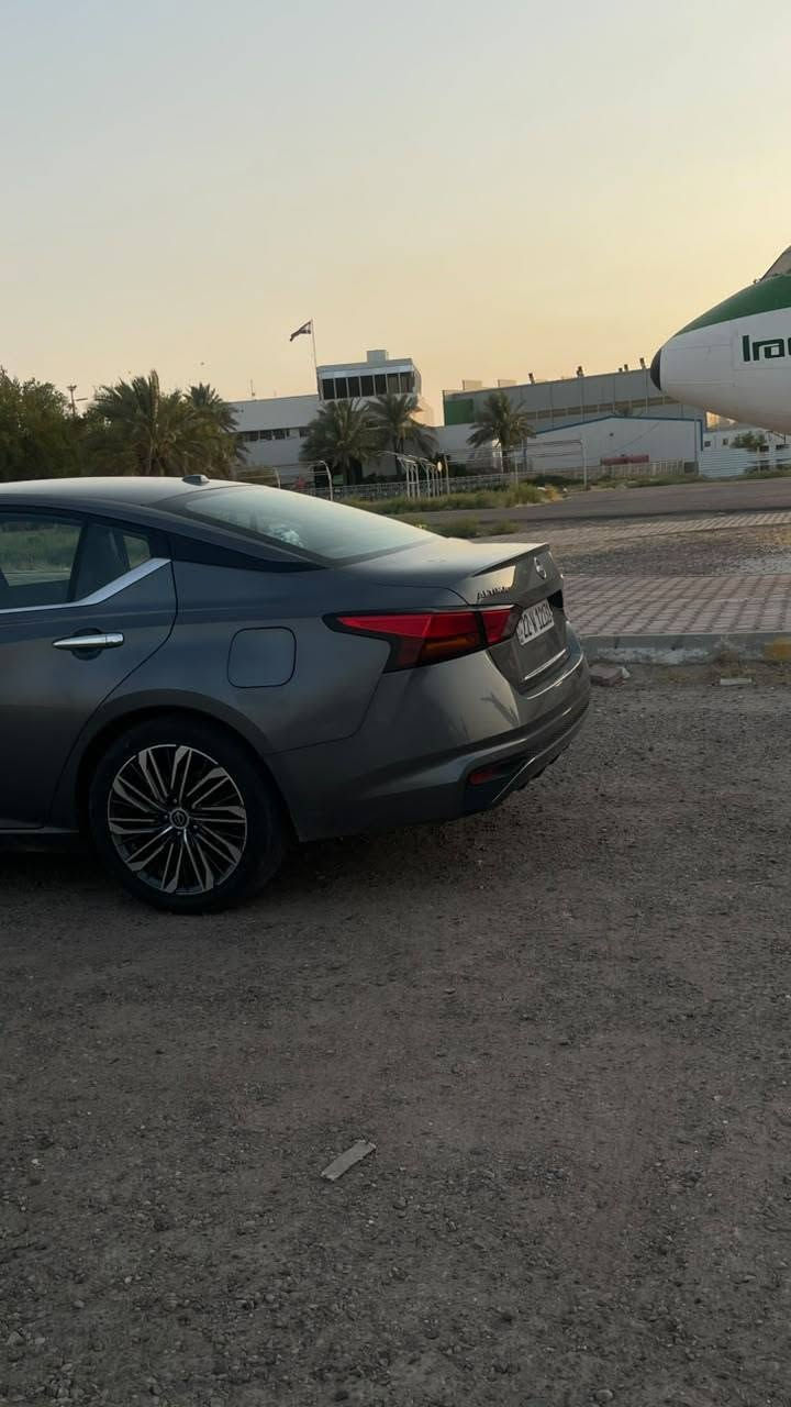حجم المحرك : 2.5L (4.سلندر تنفس طبيعي )
رقم اربيل الانكليزي الدولي تحويل مباشر 
 حادثها جدا بسيط فقط جاملوغ سكن موجود السونر وصور الحادث  ضربه خفيفه بدون شواصي ولادواخل شرط سيارة نظافتها 100‎%‎100 وبالعافيه ع ياخذها 
مكفولة من كلشي كير ومحرك صدر كله شرط الفحص بوضع الوكالة بعده سيارة استخدام شخصي نظيفه جدا

المواصفات : 𝐒𝐕

ابـــواب بصمة
‏‎بصمة تشـــغـــيل 
تشـــغـــيل عن بعد
‏‎شاشة ايباد لمس
كــــامــــيرة
اوتو ستارات (𝐀𝐔𝐓𝐎 𝐒𝐓𝐀𝐑𝐓)
اوتو ستوب (𝐀𝐔𝐓𝐎 𝐒𝐓𝐎𝐏)
رادار امامي (تحديد مسار)
‏‎رادار جانبي (نقاط عمياء)
‏‎رادار خلفي (التحذير من الاصطدام)
‏‎حساسات امامي
‏‎حساسات جانبي 
‏‎حساسات خلفي 
‏‎تحكمات استيرن جهتين
‏‎كشنات كهربائي 
‏‎لايتات 𝐋𝐄𝐃 ليد عدسة زينون ‏
‏‎بكلايتات 𝐋𝐄𝐃 ليد 
‏‎ويــل كــروم

‏‎ السعر164بيها مجال
مكان السيارة 📍بغداد الشعب 
رقم : ***********

