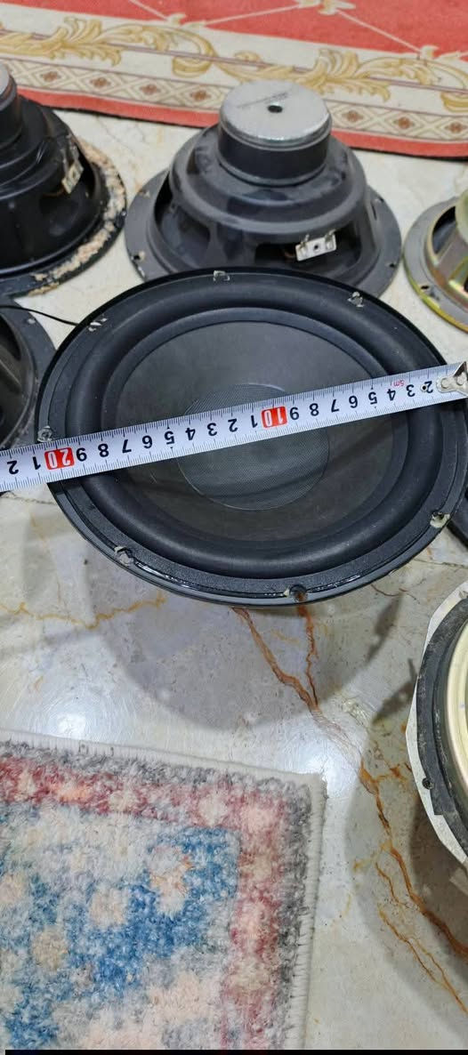 السلام عليكم .
سماعات دمام سوبووفر اصليات مال اجهزة باناسونيك و LG و فلبس و سوني  .قدرة عالية ١٥٠ واط و ١٦٦ واط
سماعات مال تفصيخ مو تجاري نظيفات جدا 
بلادية . بيهم قياس ٢١ سم و ١٧ و ١٥ و ١٩ سم 
سعر المفرد ٢٠ الف والزوج ٣٥ الف نهايته 
للاستفسار والمراسلة موجود خاص او *********** البصرة .موجود توصيل شركة .
