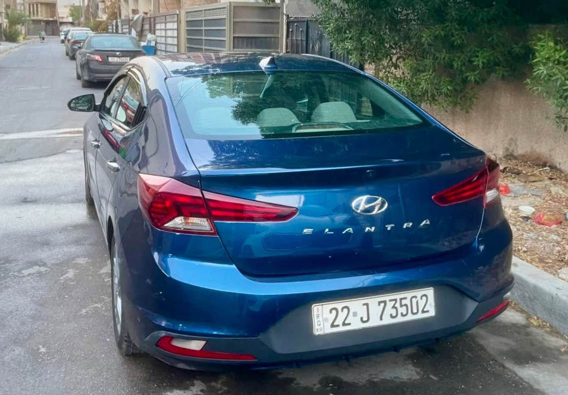 النترا 2020 فول مواصفات صور الحادث مرفقة مع السونار 
رقم اربيل بأسمي فحص وهزه وتحويل جديد 
 
المواصفات : بصمة / فتحة / رادار تعديل مسار / رادار جانبي / اوتو بريك / تبريد بيانو / تدفئة كشنات / داخل بيجي / جنطة ذكية / تحكم ستيرن / كروس سرعة / ٣ انظمة قيادة / مانع انزلاق / شاشة كبيرة / كامرة دوارة / مكينة ٢٠٠٠ دوش / بلوتوث / اواكس 
رقم الهاتف : ***********
مكاني بغداد الدورة بغداد, العراق
