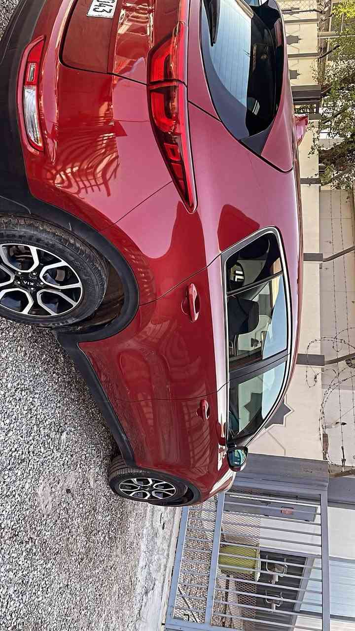 السلام عليكم للبيع سبورتج موديل 2019 وارد امريكي رقم بغداد باأسمي محرك 2400 Gdi ماشية 58 وقابله للزيادة سيارة نظيفة 
مواصفات عاديه
شاشة صغيره لمس 
كامرة دواره 
تحكمات فول
كروس مثبت سرعه 
شاشه لمعرفة اعطال السيارة
مانع تزحلق 
مانع انحدار 
حادثها جاملغ وبنيد 
تخم تايرات جديد وباتري جديد شادلهن
مكان السيارة بغداد شارع فلسطين
السعر 150 وبيها مجال
للاستفسار *********** وبي واتس اب هم
