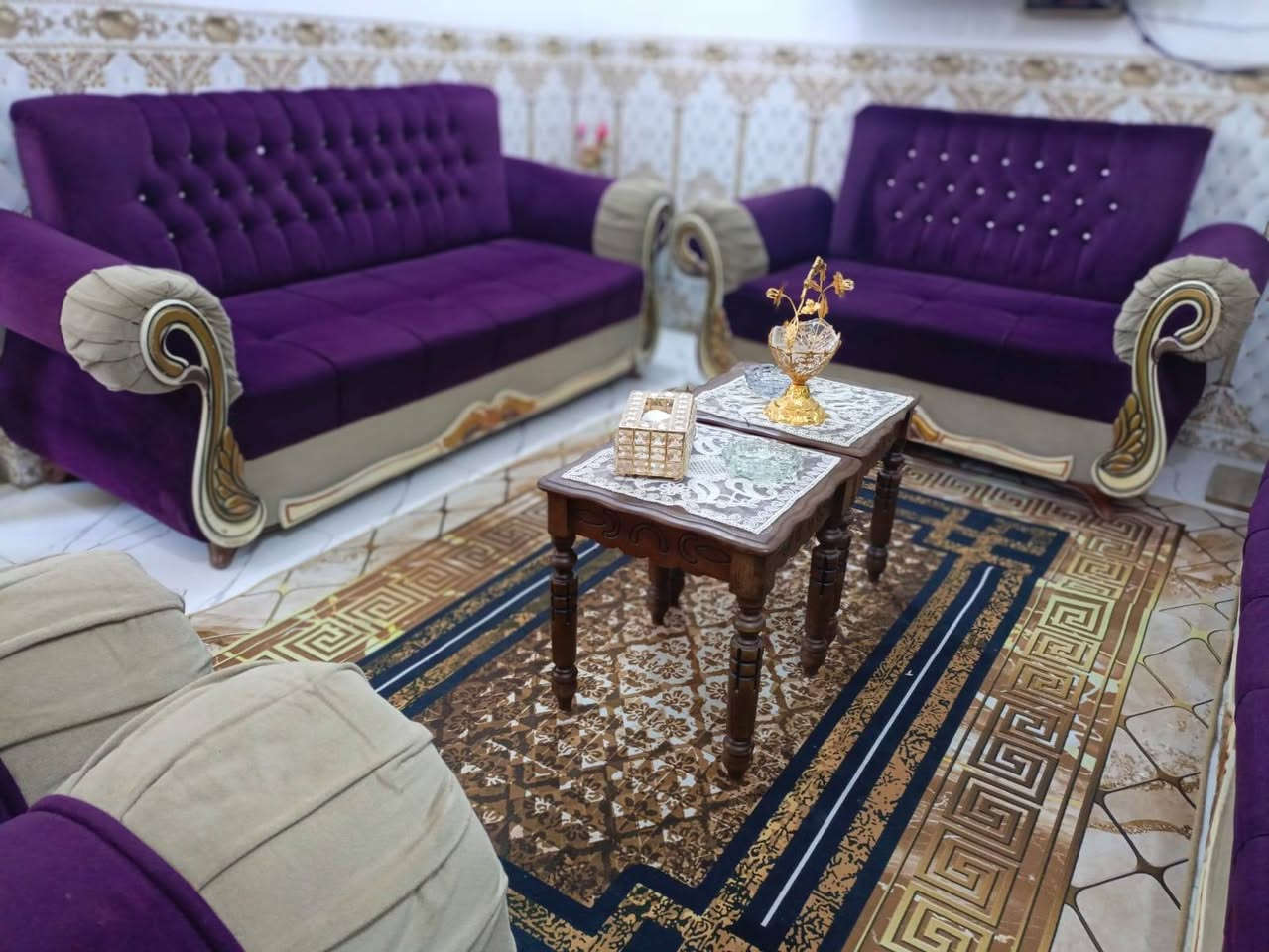 السلام وعليكم ورحمة الله وبركاته
تخم كامل للبيع جديد 3مقاعد 2كراسي سعره 300 الشراي يتصل 
***********
