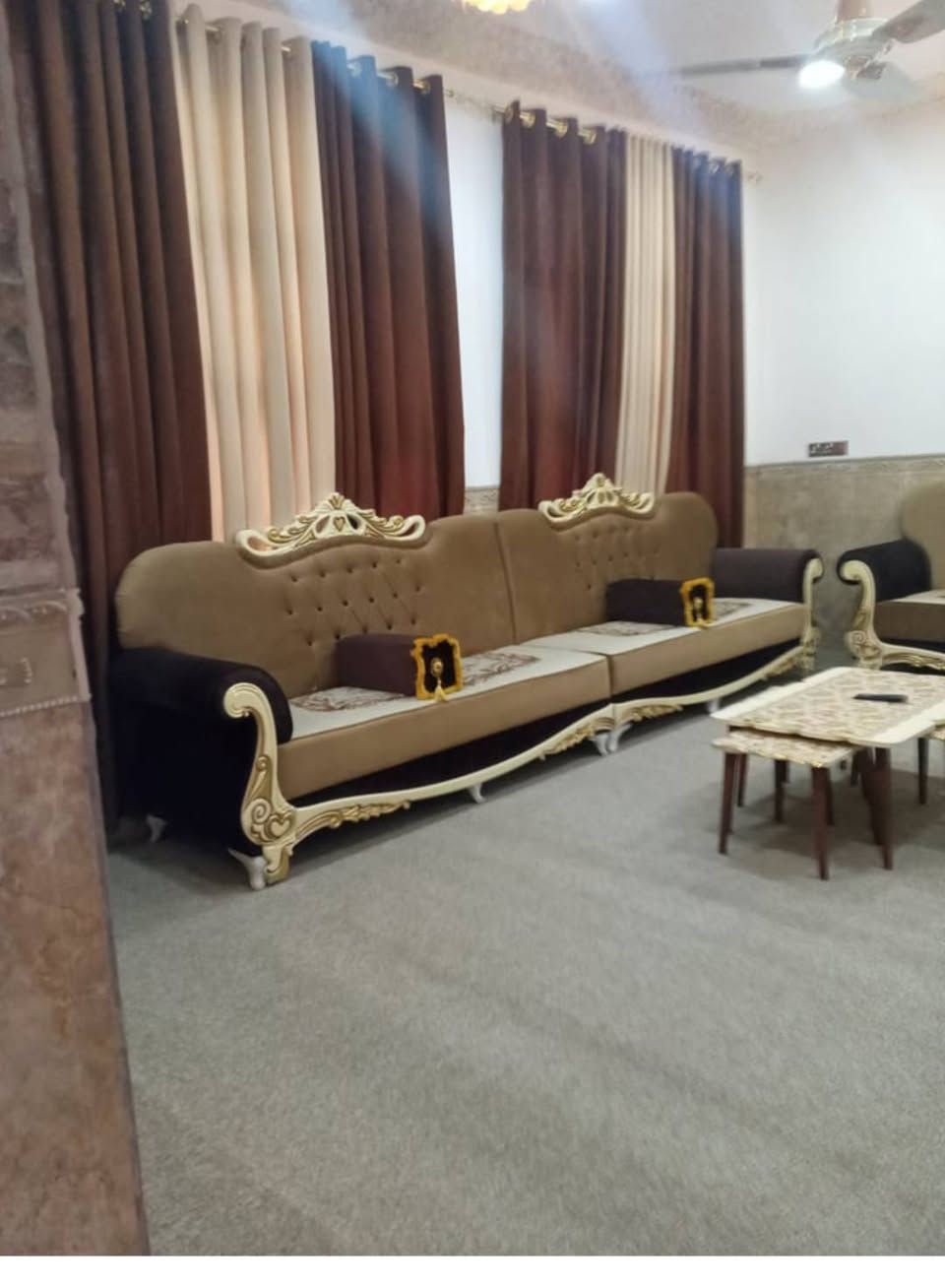 بسم الله وعلئ بركه الله
بيت طابو للبيع.
مساحه 300 متر بناء طابوق جمهوري بناء درجه اولى السقوف صب.الطابق الاول يتكون من غرفتين نوم استقبال و صاله ومطبخ وصحيات داخل وخارخ.الطابق الثاني غرفتين نوم وصاله وصحيات.يرهم مراوس بمشتمل بناء حديث للاستفسار اكثر اتصل ***********
