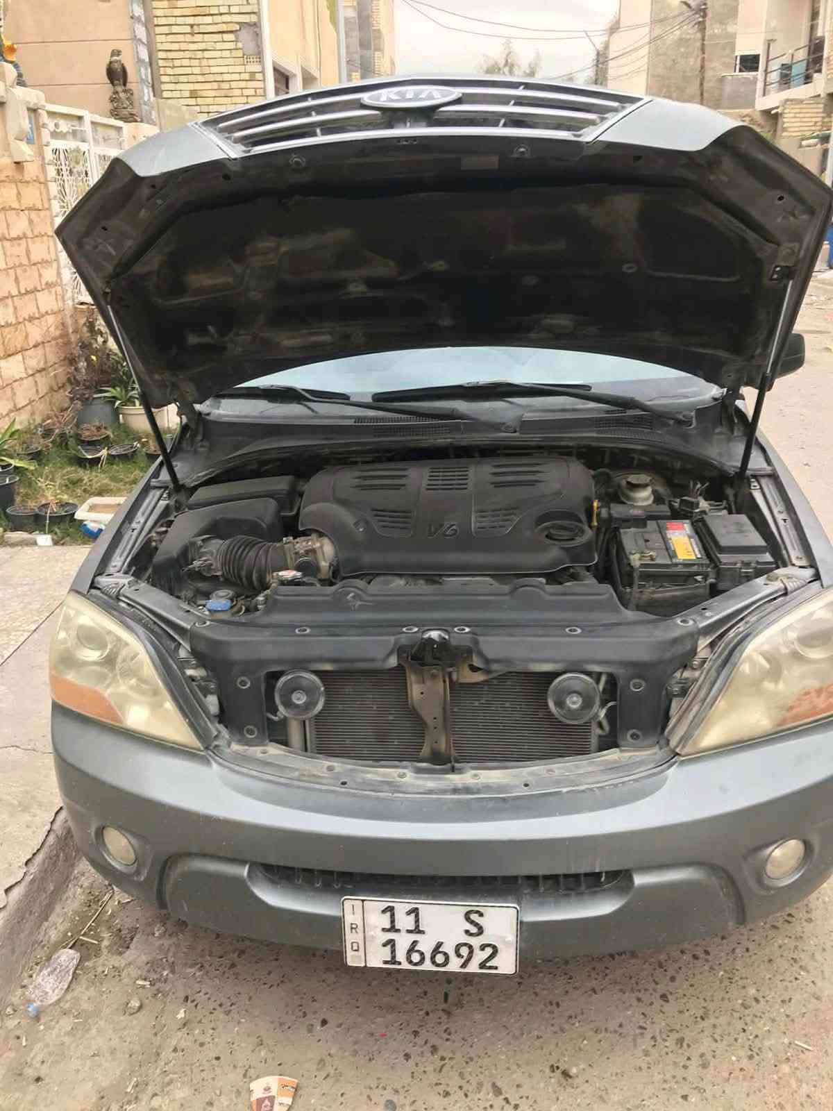 �🔥 للبيع Kia Sorento 2008 | وارد أمريكي 🇺🇸 🔥🚨
💰 السعر: 85 او مراوس بموديل احدث مكاني بغداد الراشدية / ***********. بيه واتساب
🚙 المواصفات:
• موديل 2008
• وارد أمريكي 🇺🇸
• لون سيلفر
• محرك 6 سلندر 3.5 خير من الله ومسويلة ادامه وتنظيف غرفة احتراق 
• كير ممتاز
• حدادية عامة 85%
• دفع رباعي 4×4 🛞
• تبريد ❄️ ثلج
• تدفئة 🔥
• كراسي جلد
• سعة 5 ركاب
•ايرباك 🛡️
• مانع انزلاق ABS
• حساسات ضغط الإطارات 
• حساسات وقوف خلفية
• كاميرا خلفية 📷
• شاشة
• Apple CarPlay
• نظام مفتاح ذكي

🔧 السيارة جاهزة للاستخدام:
✅ مي وراديتر كلة زيتي مسويلها ادامة منطومة المي
✅ الزيت لوكي مولي من الحسام
✅ عبوة نظيفة 
✅ فيت بم جديد
✅  تخم تايرات بالة نظيفة
✅ السيارة نظيفة ومرتبة وما ناقصها شيء

💯 السيارة جاهزة، وما بيها صرف وباسمي تحويل ثاني يوم .

🎯 سبب البيع:
فقط للتبديل وشراء سيارة أحدث.

🎨 ملاحظه 
بيها جرادات ، و رشات  من جهة السايق وخلفه صفحه مو صبغ كامل رشات وتعديل ابيعلك صفحه، 

📸 الحالة مبينة بالصور، والمعاينة والفحص خير دليل.

🔥 سيارة عائلية، دفع رباعي،  ومتهيئة للاستخدام

نص مكتوب في الصور:
- SUMER CENTER
- التفتيش الدقيق بالاشعة السينية - فحص المنظومة الكهربائية - المحرك - ناقل الحركة (الكير)
- منظومة الدبلات - منظومة البريك - تقرير انحراف السيارة
- ملاحظة
- يوجد جراد في اجزاء السيارة
- الماركة : كيا
- النوع : سورينتو
- سنة الصنع : 2008
- رقم العجلة : 11 S 16692
- تاريخ الفحص : 7/2/2026
- وقت الفحص : 11:00م
- الجانب الايمن
- يوجد بارد و خدوش و طخات في المكان المحدد
- الجانب الايسر/جاملغ والابواب مفتوحات
- يوجد صبغ وجراد في المكان المحدد
- المصد الخلفي/ طخة بسيطة بدنة
- يوجد صبغ و خدوش في المكان المحدد
- الجزء العلوي
- يوجد خدوش وجراد في المكان المحدد
- المصد الامامي /الضرر بداية اللغد الايسر
- طخة بسيطة لغد ايمن
- يوجد صبغ في المكان المحدد
- صبغ
- بارد
- تبديل
- خدوش
- ملاحظة : لم يتم فحص ما تحت اللواصق
- نخلي مسؤوليتنا بعد انتهاء الفحص
- وتسليم التقرير الى صاحب السيارة
- ***********