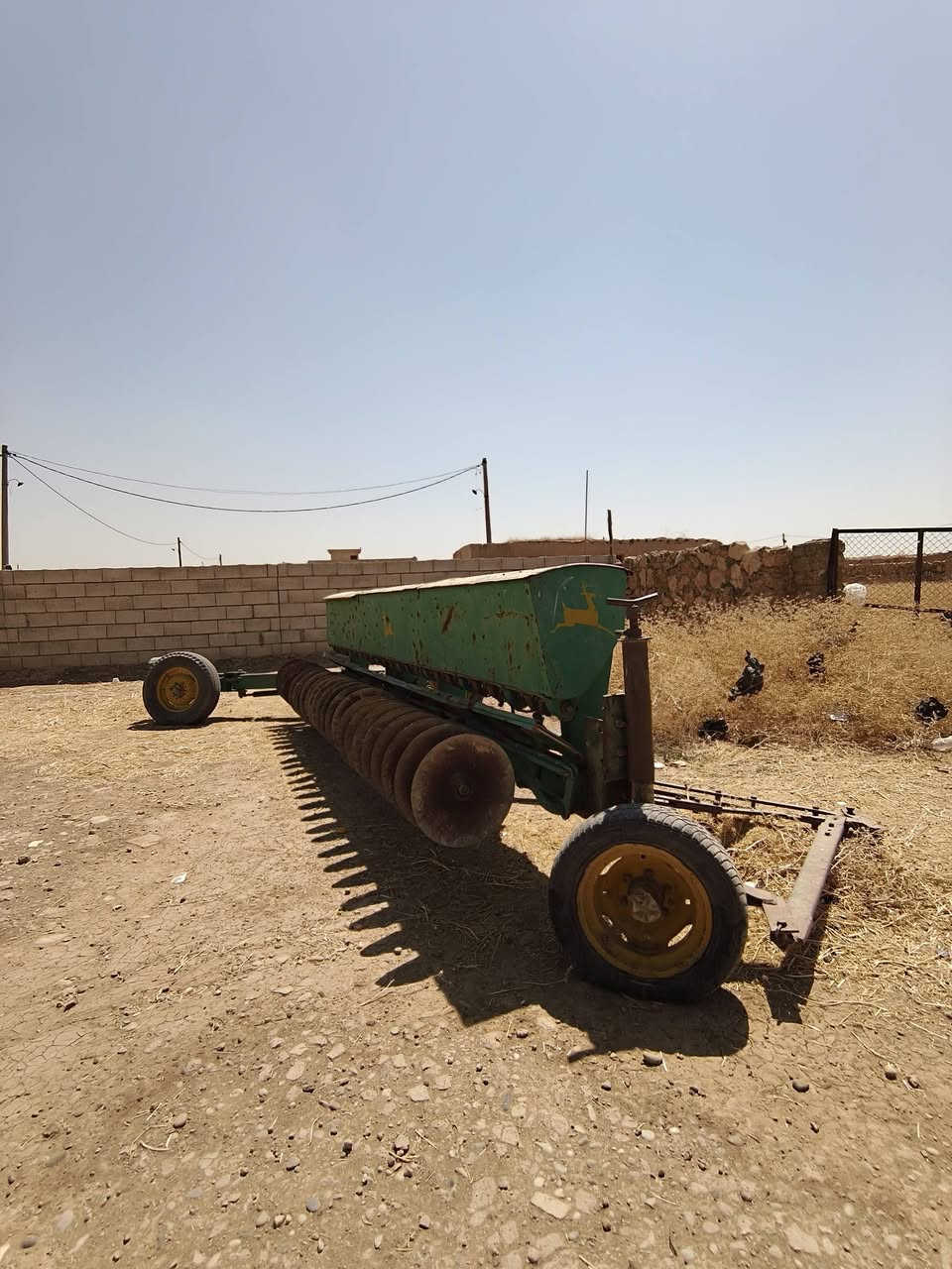 بسبب الوعود الكاذبة
بذارة جوندير اصلية نظيفة مابيها خيسان 
السعر ٣ ملايين ونص بيها مجال قليل 
الهاتف ***********
/***********
