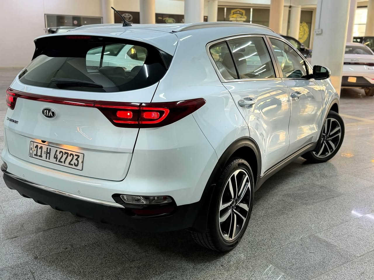كيا سبورتج 2020
خليجي مكفوله من الصبغ والتبديل 
رقم بغداد جديد 
مستخدم عداد 68000Km
مواصفات  
مكينة 2.0
داخل حمصي
قماره حديد 
شاشة كبيره اصليه 
كامره خلفيه 

‎حساس خلفي 
حساس امامي  
يدات نيكل 
مري كهرباء 
تحكم ستيرن  
تبريد قطعتين 

مكانة بغداد الكراده 
***********
