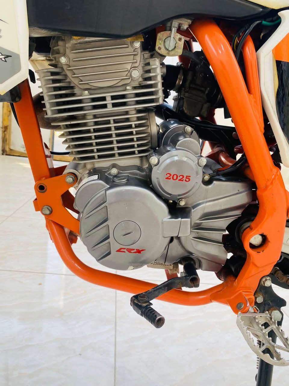 اخوان CRX موديل 2025  محرك 300جديده دخول أربيل ورقه وكيل ومكاتبه  السعر 1750 مكان بصره قبله ***********
