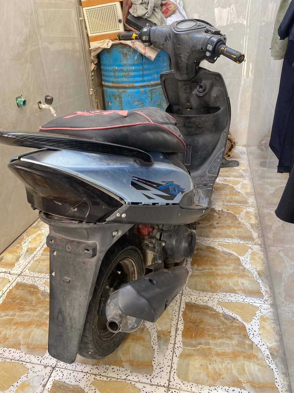 سلام عليكم يولد ماكس عدلة للبيك كهربائيات كلشي شغال بيهة بس عوزهة (باتري وكابريتة وعرموطة مالت هندر ) دراكة ملتوحة مرة وحدة نضافة كدامك حلوة السعر خاص رقمي ***********
