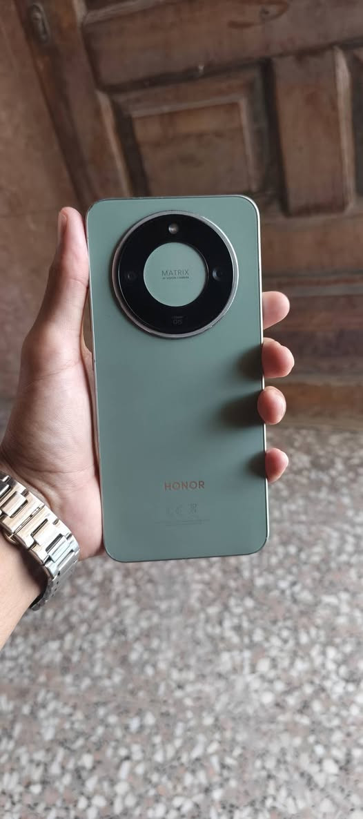 هونر X9D رام 12 ذاكرة 256 شرط ما مفتوح كامل ملحقات السعر 430 او بي مجال ***********
