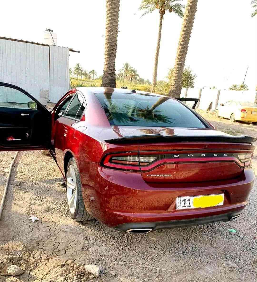 جارجر موديل 2020 فول فتحة وباقي المواصفات محرك ٦ سلندر رقم بغداد الجديد حادثها كلش بسيط وبدون ايرباك فقط هلال جاملغ خلفي ونرش جاملغ وباب ملاون وياه نرش وباب كلير  بدون حادث وحسبهن ٣ قطع حته لاتعبك كير محرك كفالة سيارة بجم كبس قطرة صبغ مبي  وبيها ملاحظات بسيطة ولمعتها اقوة من الصور 
سيارة ابد ممتعبتها استخدام شخصي باسم اخوية تحويل مباشر 
مكاني بغداد ***********
