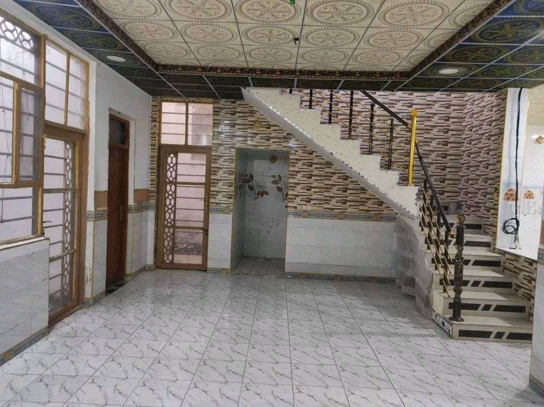 🏡 بيت للبيع بمساحة 200 متر
✨ شغل جناي فوول — كامل من كلشي ومفتاح
📍 العنوان: شارع الصب مقابل قرية الغدير عمود 276 
📄 طابو زراعي 📌 سند 25 + إقرار محكمة
🏠 يحتوي على
: ▪️ غرفتين نوم ▪️ صالتين ▪️ مطبخ ▪️ صحيات ▪️ استقبال

💰 السعر: 60 مليون وقابل للتفاوض

📐 متوفرة كافة المساحات: 50م² | 80م² | 100م² | 120م² | 150م² | 200م²

✨ وبأسعار مناسبة 💡 جميع الخدمات متوفرة
📞 للاستفسار والاتصال: ***********
📱 واتساب: ***********

نص مكتوب في الصور:
- HONOR X6b