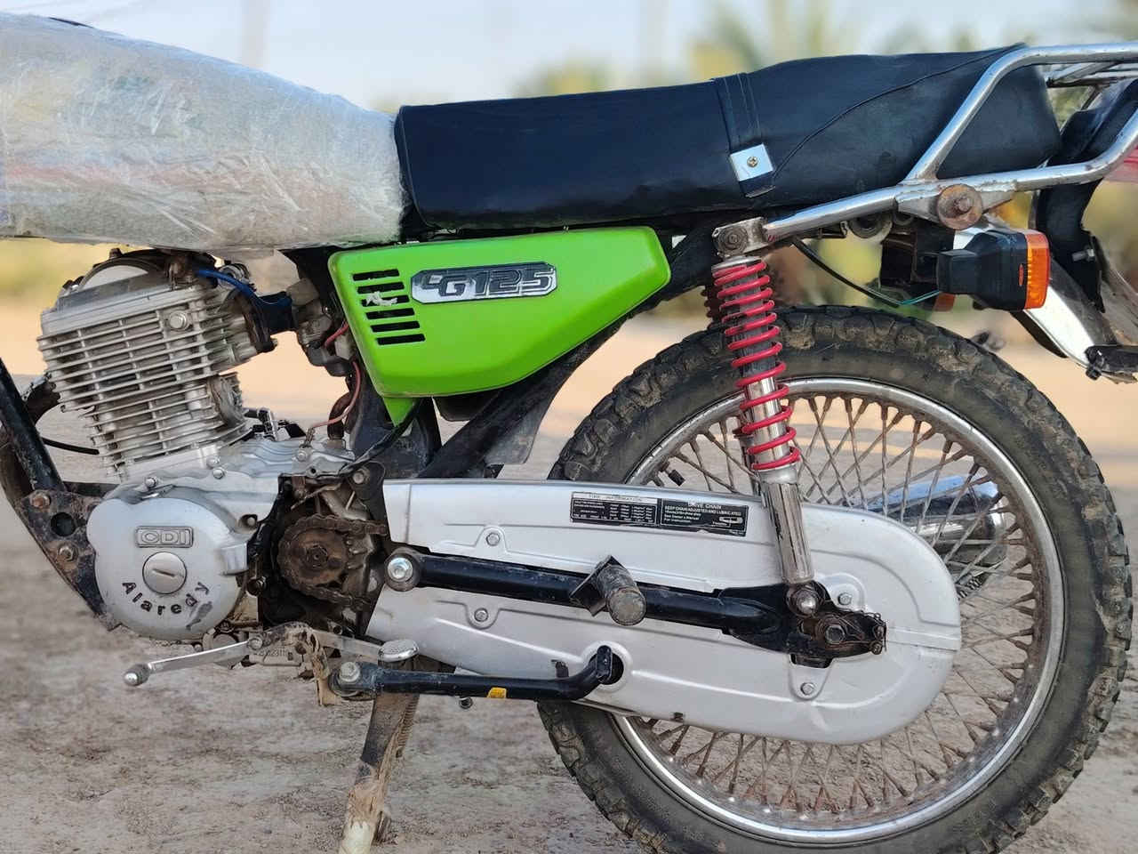 سلام عليكم شباب
دراجه للبيع موديل23  السعر 375 وبيه مجال محرك ما مفتوح دراجه خير من الله شلعه ونضافه الدراجه كلك واحلى من الصوره *********** للاستفسار
