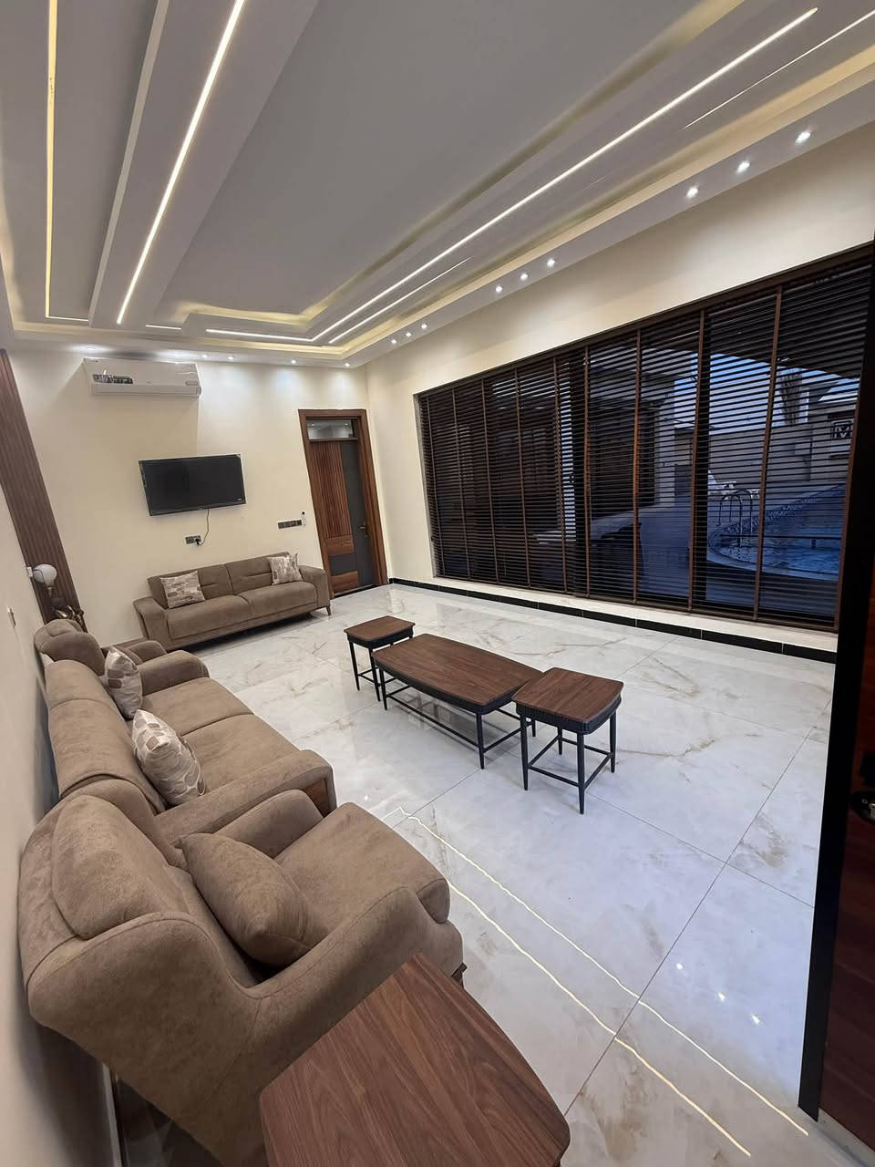 مزرعة للإيجار اليومي 🏡🌳
📍 الموقع: بغداد – الدورة – البوعيثة

✔️ أجواء هادئة ومناسبة للعوائل

✔️ مساحة واسعة وخدمات متوفرة
 

✔️ مثالية للراحة والونسة

📌 للحجز والاستفسار يرجى الاتصال أو المراسلة على واتساب: 

 📞 ***********

 موثق في تطبيق اجرلي لسياحة المزارع في العراق 🇮🇶
