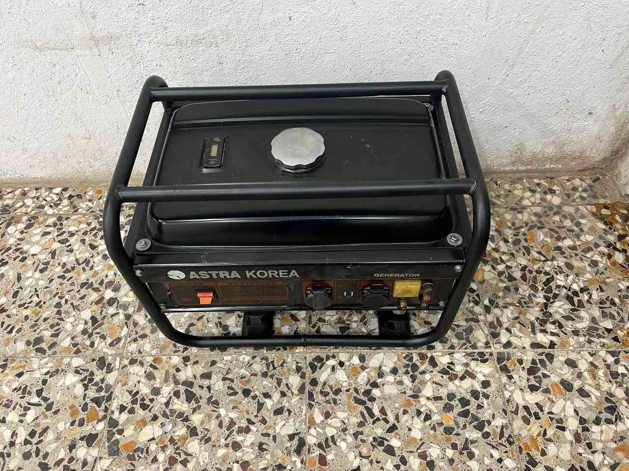 سلام عليكم مولده استر كوري باب الاول 3 كيفي 12 امبير مولده بلاديه على وضع شركه نكره بل تشغيل صوتهه كلش هاديه اقتصاديه بصرف بانزين السعر 180 مكاني بغداد الشعب يوجود خدمت توصيل ***********
