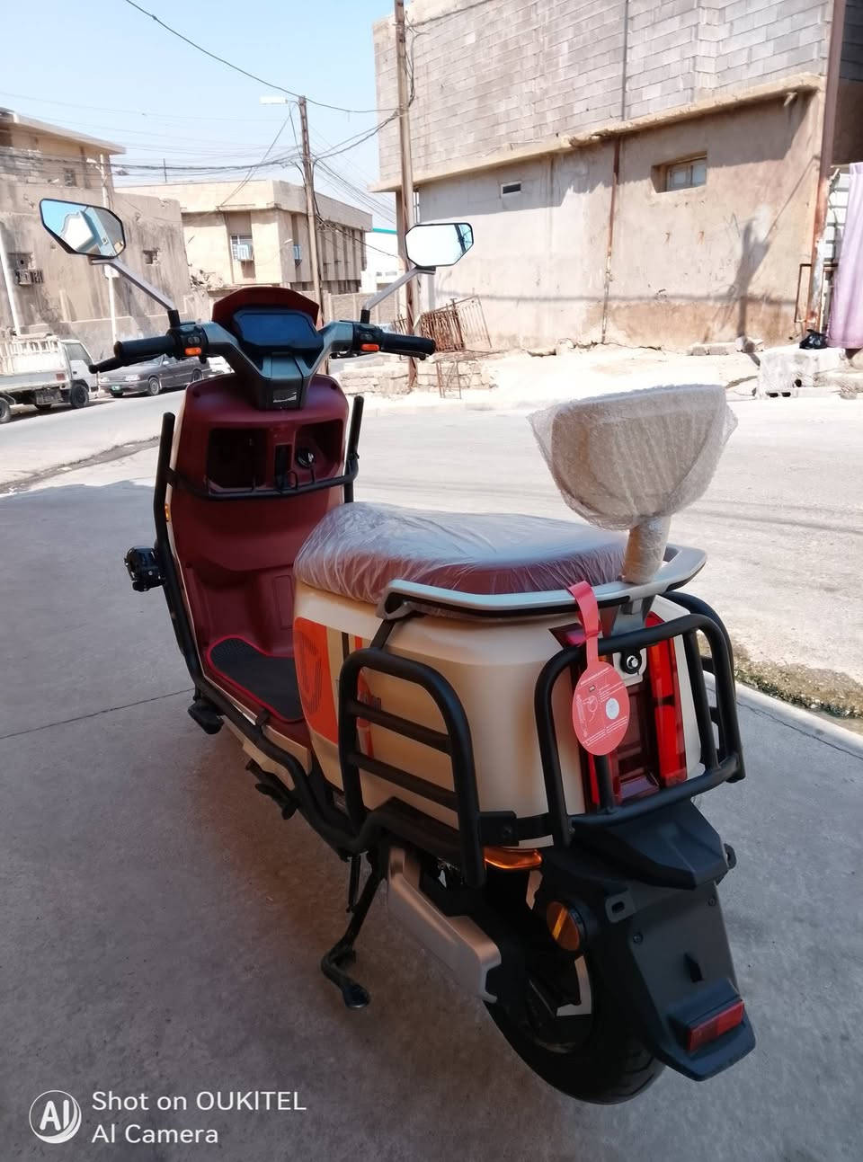 ماطور شحن للبيع ريان وحش الكون ابو الدرع 
لون مميز مواصفات معروفة 
ماطور كلو شرط عل فحص بطاريات شرط الفحص 
دبل بصمه دبل سويج غراضو كلها كامله 
شرط جلخ ما بي سرعه 80 حقيقي 
بطاريات 6 مسطره اكبار 
السعر اتصل عل رقم ودلل 
رقم الهاتف *********** بي واتساب

نص مكتوب في الصور:
- Shot on OUKITEL Al Camera
- Shot on OUKITEL AI Camera
- Shot on OUKITEL
- AI Camera