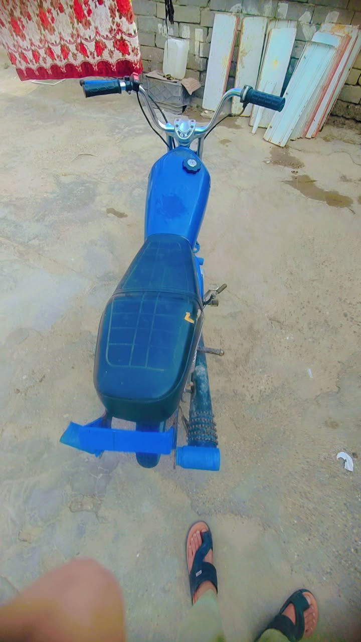 سلام عليكم دراجه للبيع بيه خيط بس ما مبين قليل كلش او يرادله ترتيب دراجه كهربائية شغاله كلوبات بيه او حاط للهندر سبرنكه مكاني كرنه ثغر صريفه سعر 350 او بيه مجال *********** بيه وتساب
