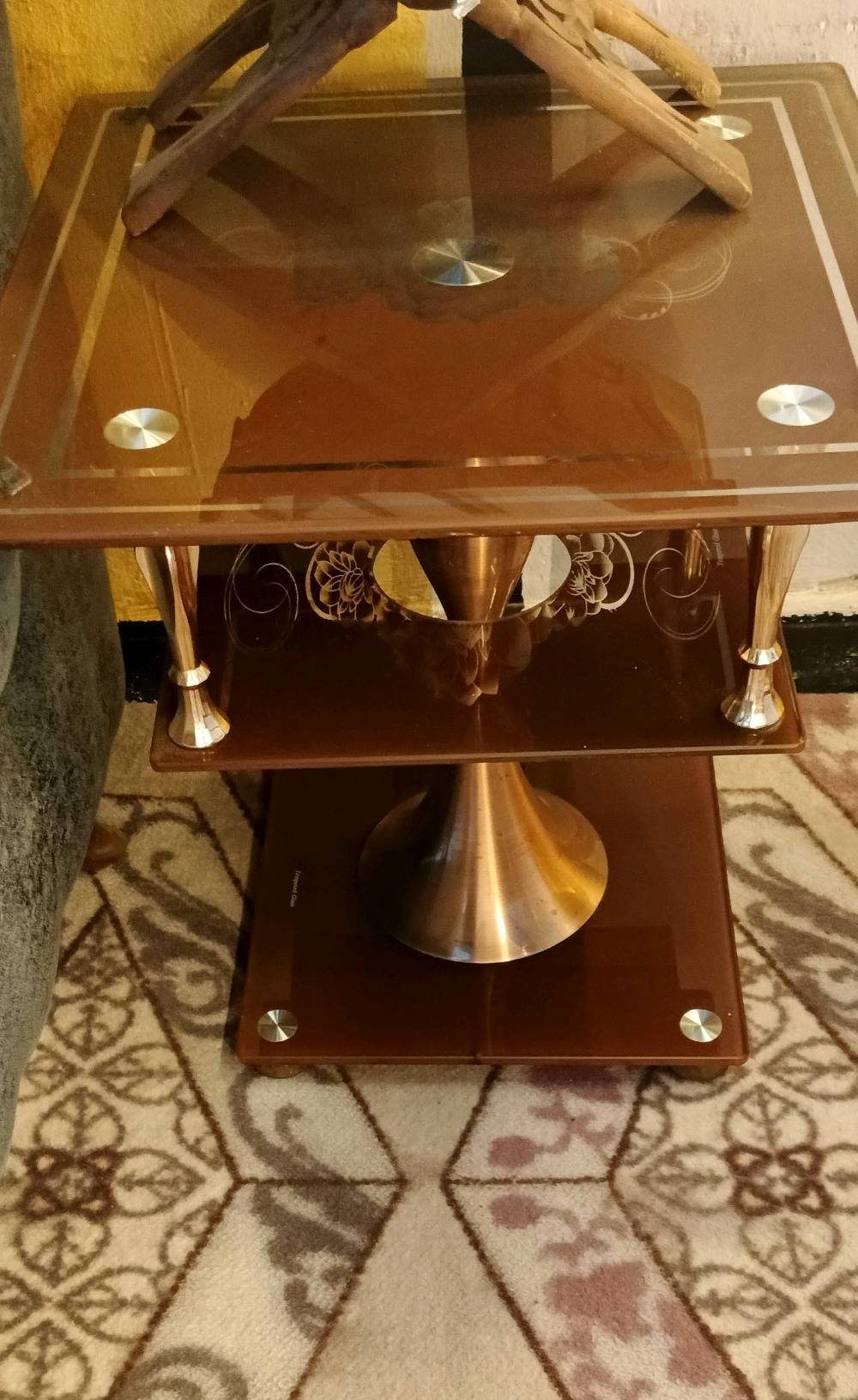 غرفه نوم تركي باب اول السعر 650
ميز طعام تركي خشب 6 كراسي 150
طباخ مصري فريش باب اول 225
طبلات جام كبيره 4 صغار 65
جهاز تكبيس بثوث 15
بغداد حي الإعلام 
***********
واتساب