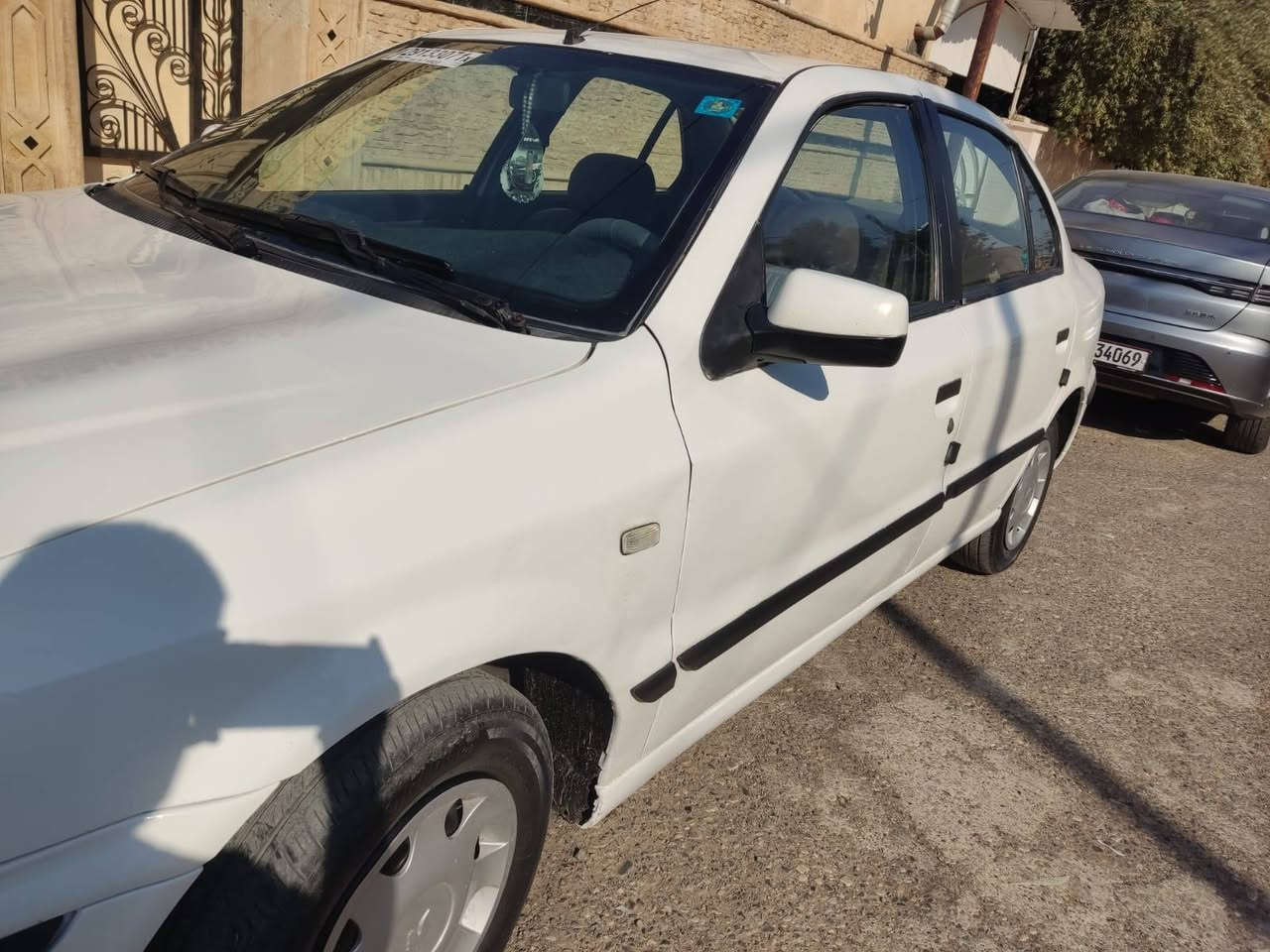 للبيع سمند ٢٠٠٩ رقم بغداد مسطرة بأسمي سنوية لغاية ٢٠٣١  تحويل من الموصل مكينة وكير شرط كير توماتيك حدادية امامي وخلفي شرط كامرة قفل مركزي بيها ثلاث قطع صبغ جاملغ الامامي اليسار وباب السائق وباب خلف السائق سيارة مال جنية ماتصرف عليها ربع غير متواجد على الفيس بوك  للاستفسار على الرقم *********** موصل, نينوى

نص مكتوب في الصور:
- 29133071x