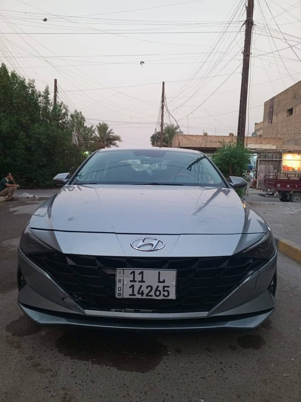 انترا موديل 22 رقم بغداد بسمي حادثهه واضح بل صؤره البيع العنوان بغداد جسر ديالى القديم بس كيرهه بي عته ماعرف شبي عله الفحص باقي سعرهه اب 120 وبي مجال الرقم ***********

نص مكتوب في الصور:
- 1 / 10 2022 Hyu... bid.cars