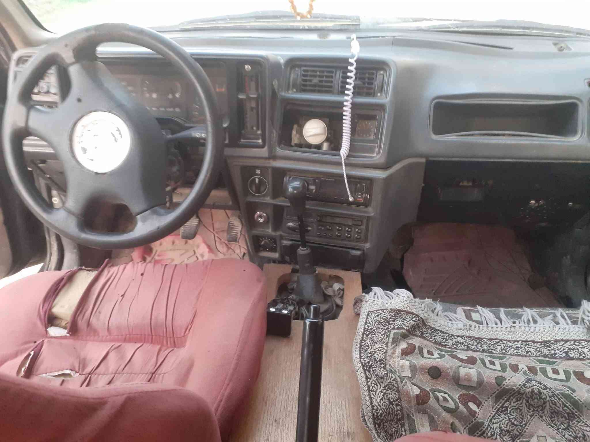 السلام عليكم سياره فورد سيرو حجم 20 البيع رقم اخضر سنويه بيضه صاحبه مسافر ويل كب اصلي زوج تايرات جدي
 د محرك جمل السعر ٤ ورقات
 علما السياره شغاله نكره سلف جاهزه
الاتصال عل رقم ***********
