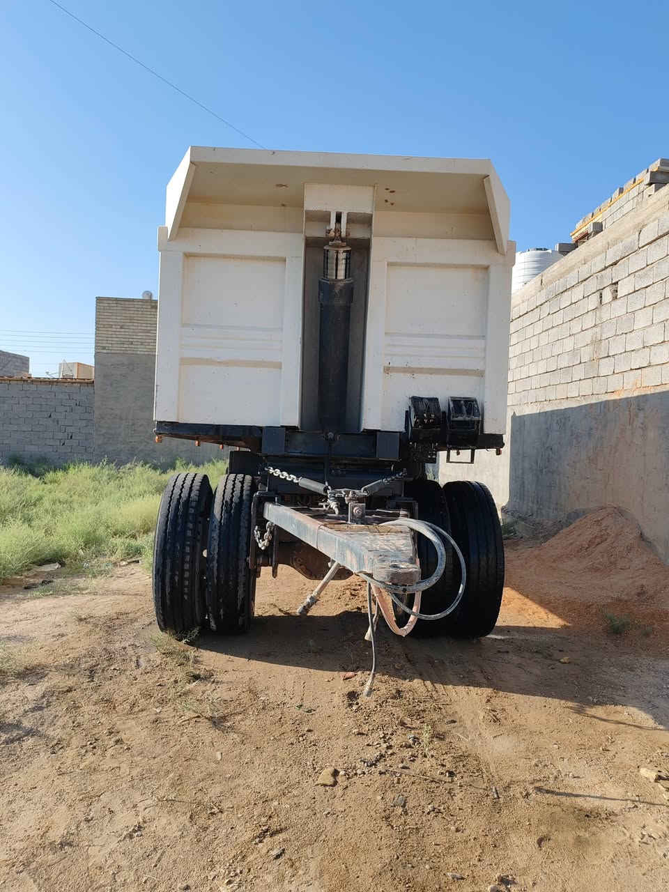 مقطورة للبيع علم دناكير ١٤ كرسي هوزن مع ساحبه نضام هوه العنوان التاجي سبع البور  ***********
