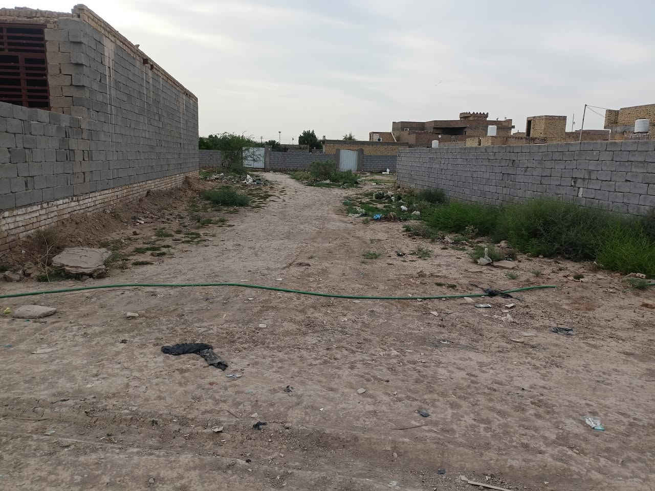 قطع 200متر زراعي ماي كهرباء بشراع حسينية شريفه بنت الحسن قبل لاتوصل ابو رعد ابو السيراميك باالجهه الثانيه مقابيل الشارع الخدمي  السعر 14ونص وبيها مجال هذا رقمي***********
