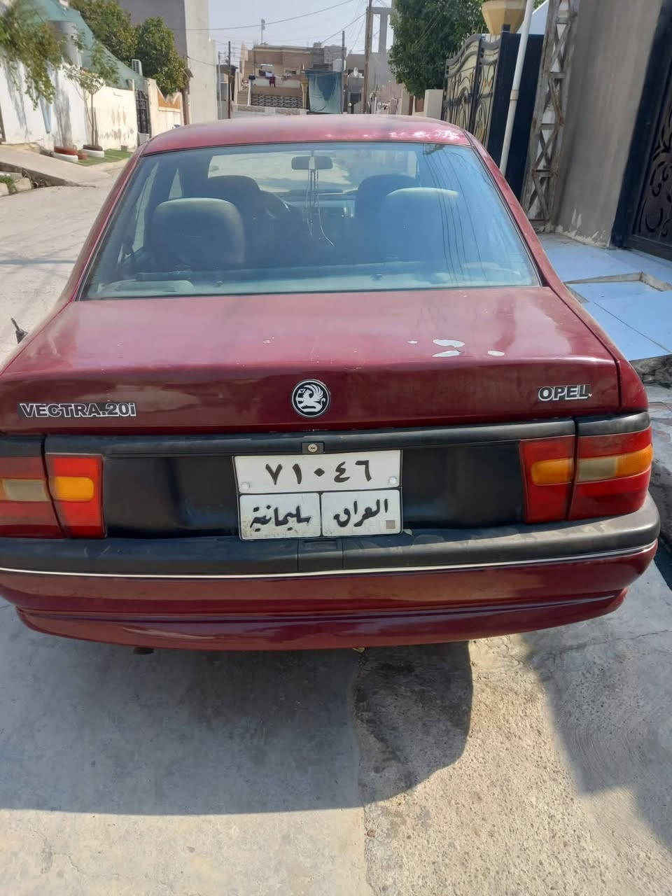 سلام عليكم
سيارة اوبل حجم 20 
السعر 38 بي مجال قابل للتفاوض 
سنوية ساقطة بدون بطاقة كابون 
لللعلم سيارة بحالة جيدة 
لتواصل 
***********
