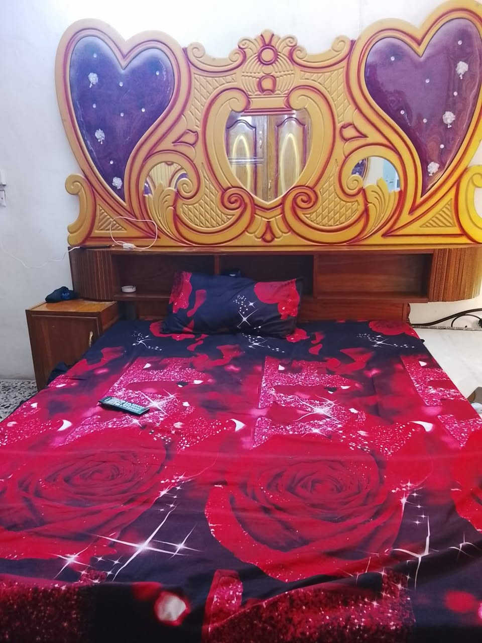 سلام عليكم غرفه للبيع مثل ما موضحه  بلصوره جديده وما متعوبه ب600وبيها مجال مكاني بغداد سبع البور 

بدون توصيل ***********
