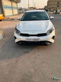 كيا فورتي ٢٠٢٣ حره باسمي رقم بغداد مكفوله من التبديل بيهه فقط رصعات با...