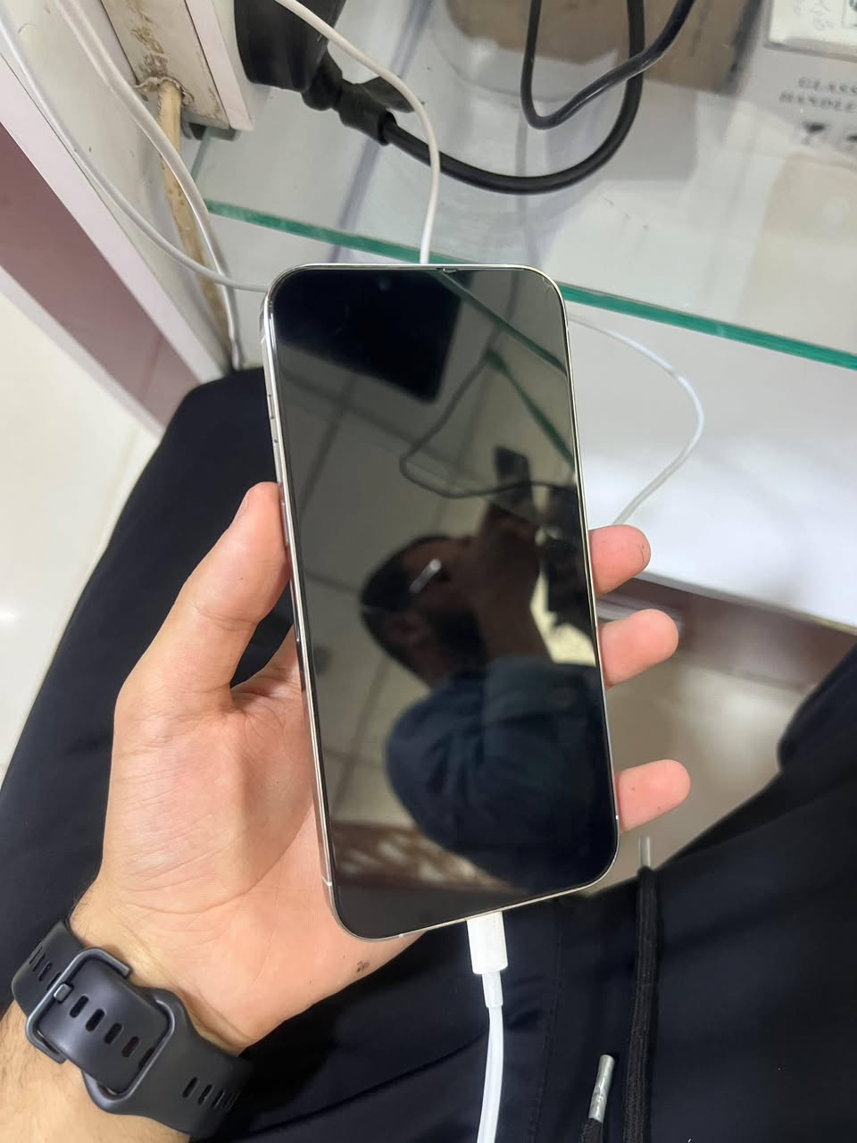 iphone 13 pro max ( للبيع )
لون ابيض 🤍

الذاكرة 256 ✅

مستبدل شاشة و بطارية 🔋

تك سيم ✅ 

السعر ٥٥٠ قفل 🔥

تفاصيل اكثر خاص 🔥

*********** 📞
