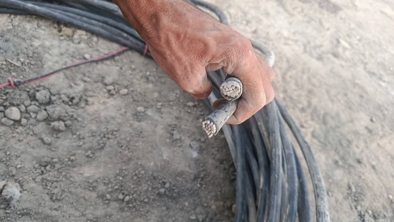 ضفيره للبيع الطول 31متر بتين المكان القاسم الاستفسار اتصل على الرقم ***********
