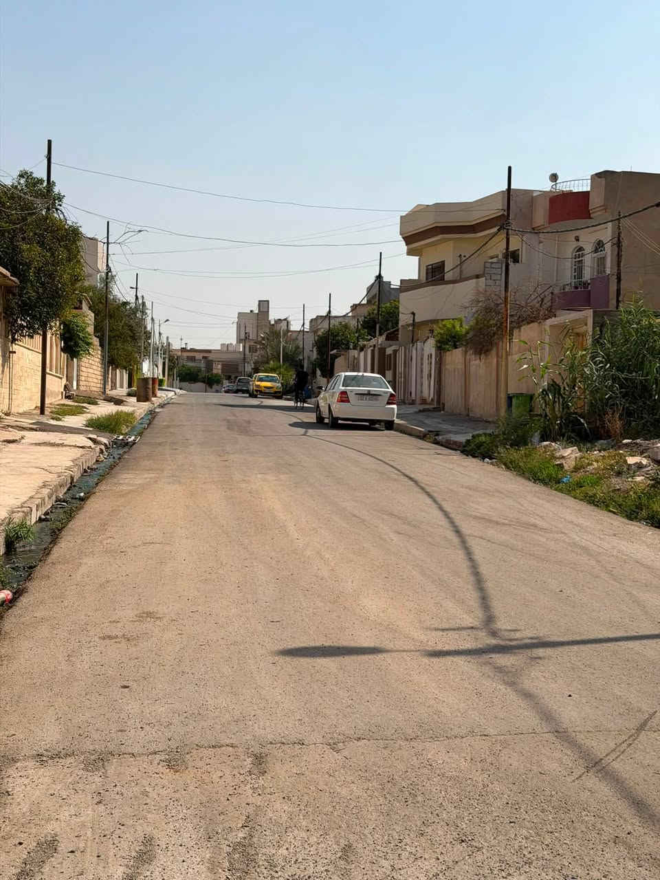 ارض للبيع حي البريد 

جزء من دار ركن الجهة خلف مستشفى الزهراوي 

مساحة الارض 148 متر واجهه 8 متر 

تقع على شارع بعرض 12 متر 

للاستفسار اكثر مراجعة العمران او الاتصال على الارقام التالية 

***********
***********
