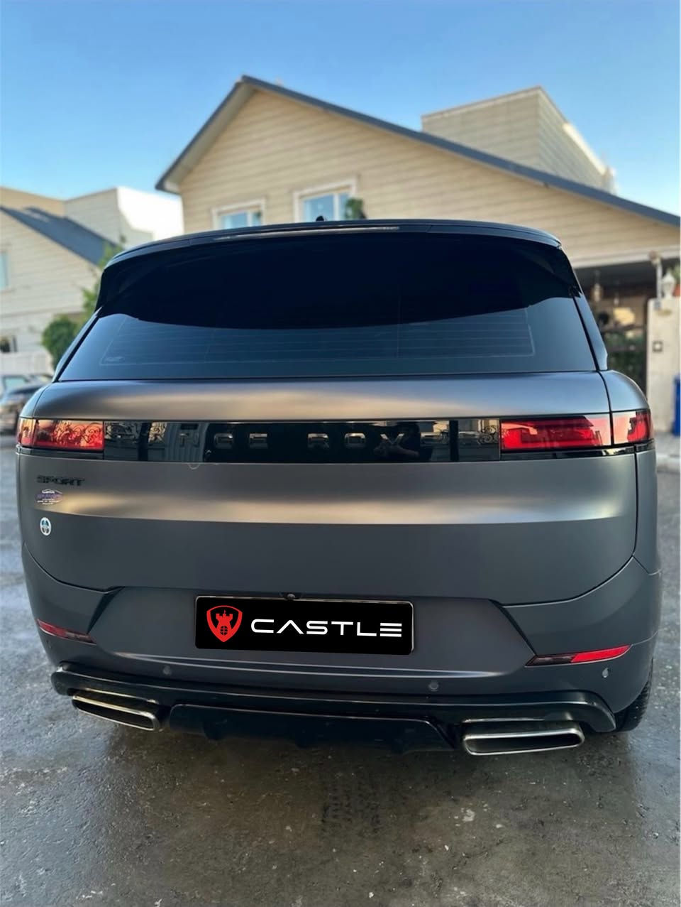 🚘 رانج روفر سبورت | Range Rover Sport

📅 سنة التصنيع: 2024
📍 العداد: 53,000 كم
✅ الضرر: لا يوجد — كلين تايتل
⚙️ المواصفات: SE
💰 السعر: 860 ورقة
📍 المكان: أربيل
📞 للتواصل والاستفسار: ***********

🔥 جميع مواصفات السيارة:

• سقف بانورامي
• صندوق كهربائي
• التحكم على المنحدرات
• كاميرا 360°
• مستشعرات وقوف
• تدفئة المقاعد
• فتحة سقف
• بصمة
• مثبت سرعة
• مثبت سرعة تكيفي
• مرايا جانبية كهربائية
• مرايا جانبية مدفأة
• حساس المطر
• شاشة
• مراقبة النقطة العمياء
• التعرف على إشارات المرور
• تحكم تلقائي بدرجة الحرارة
• نظام فرملة الطوارئ
• تحذير من الاصطدام الأمامي
• تحذير مغادرة المسار
• مقاعد كهربائية
• 8 وسائد هوائية
• مصابيح أمامية زينون
• مصابيح أمامية LED
• مانع الانزلاق
• تدفئة مقود القيادة
• لوحة قيادة رقمية
• نظام AWD دفع رباعي
• نظام ABS
• Apple CarPlay
• إنارة محيطية
• مقاعد الصف الثالث
• كشافات ضباب
• فرامل وقوف إلكترونية
• أوضاع قيادة متعددة
• إغلاق الأبواب الناعم
• الضوء العالي التلقائي
• نظام التوجيه الكهربائي
• حساسات ضغط الإطارات
