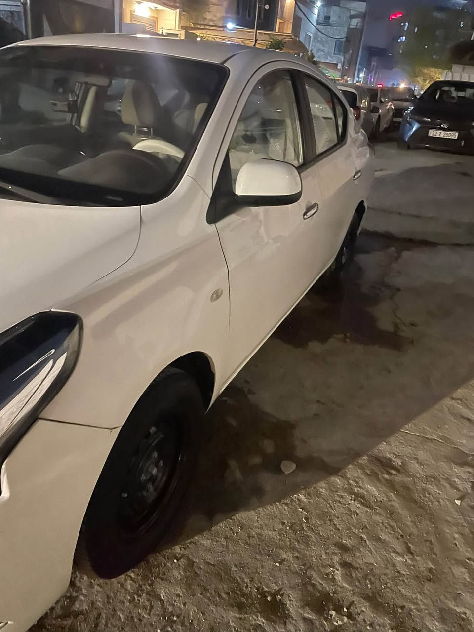 السلام عليكم للبيع نيسان سني هندي موديل 2019السياره بيها سونار اليريده يراسلني خاص او على هذا الرقم ***********السياره بحاله جيده كير مكينه مكفوله السياره مابيها ضربه بيها بالصندوق فقط طخه وبعدها على حطتها وبيها بالباب شخطه فقط  تبريد ثلج ماشيه100الف مكاني بغداد وزيريه 
السعر ٩٧وبيها مجال
