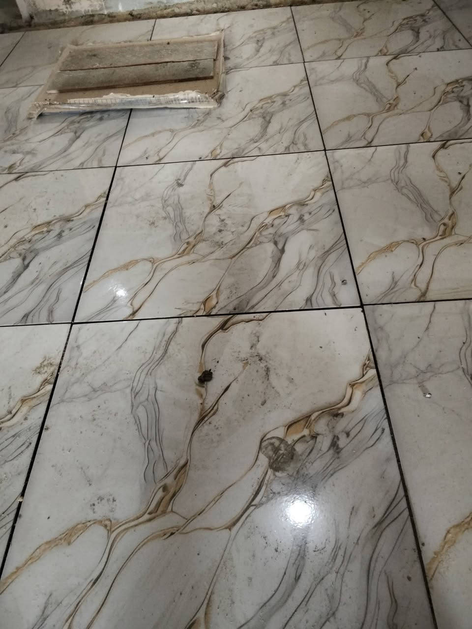 خلفه سراميك جدران ارضيات ***********
