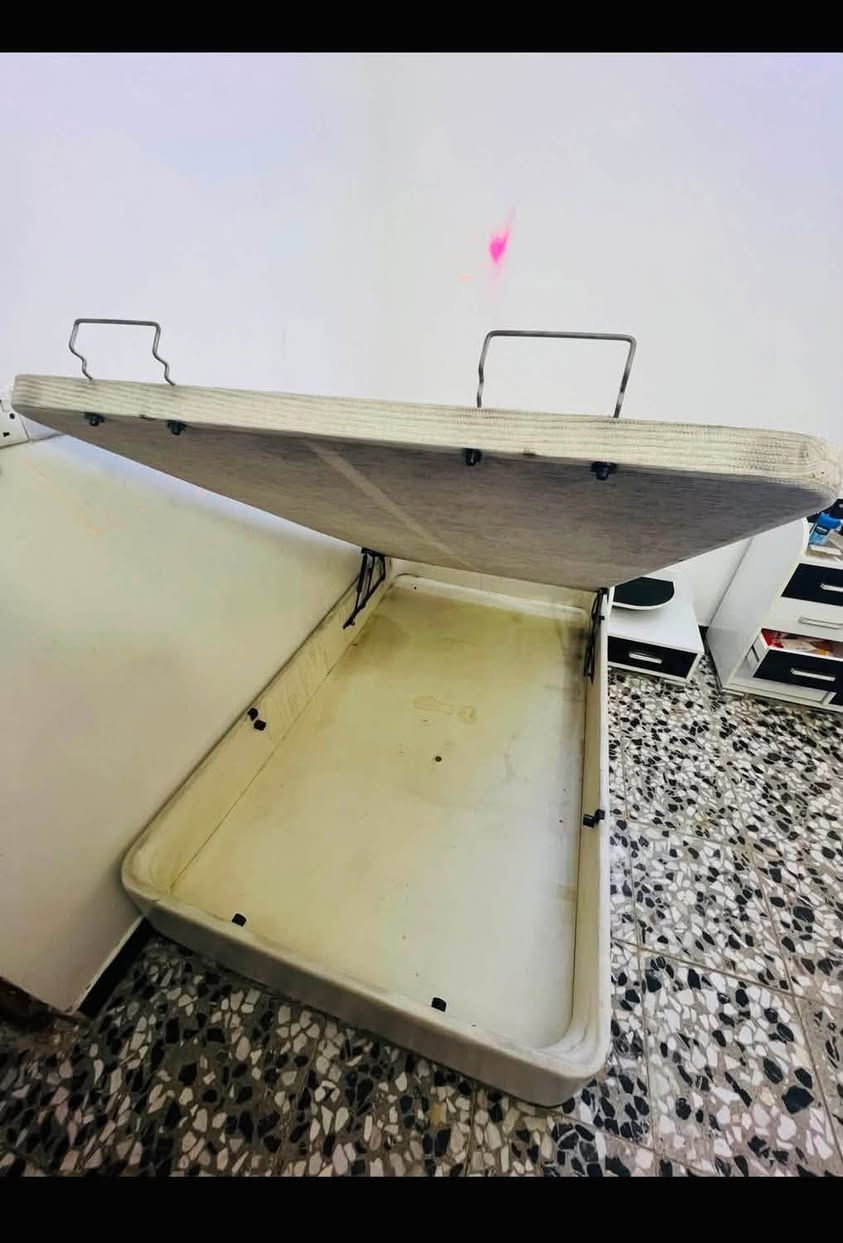 سلام عليكم
غرفه تركيه 5 قطع سرير نفر ونص + كنتور + كومدي + ميز تواليت + ميز دراسي

ومثل متشوفها كدامكم نضيفه رايدها 375 الف دينار وبيها مجال عنواني بغداد حي الجهاد 

‭***********‬

متواجد واتس اب
