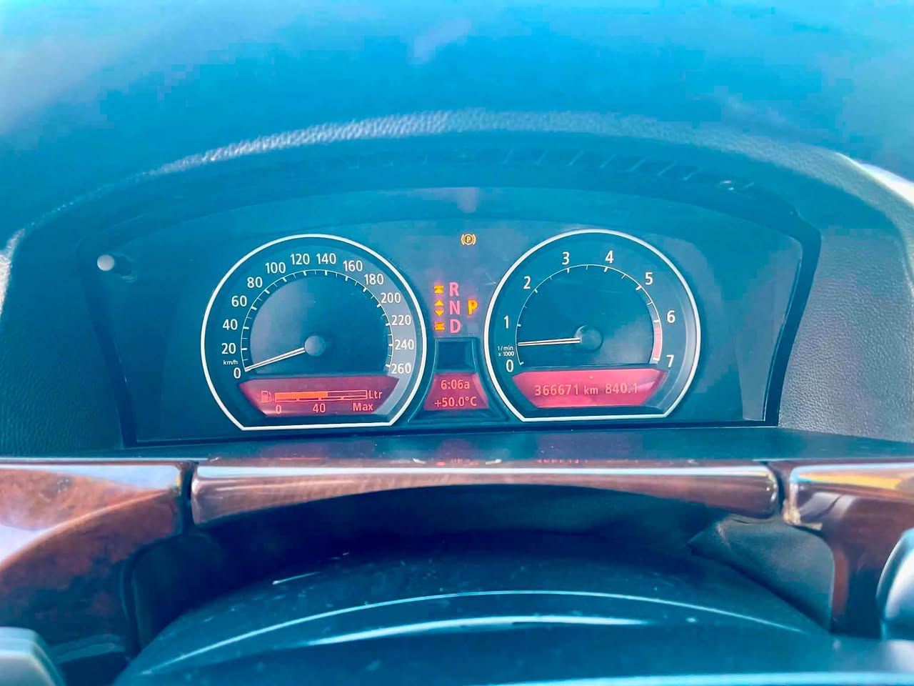 Bmw  باخرة 2002 السياره كلها بلاد صبغ مابي السياره قرار شرط الوكاله مراوس هم اراوس 
***********
*********** كركوك, العراق
