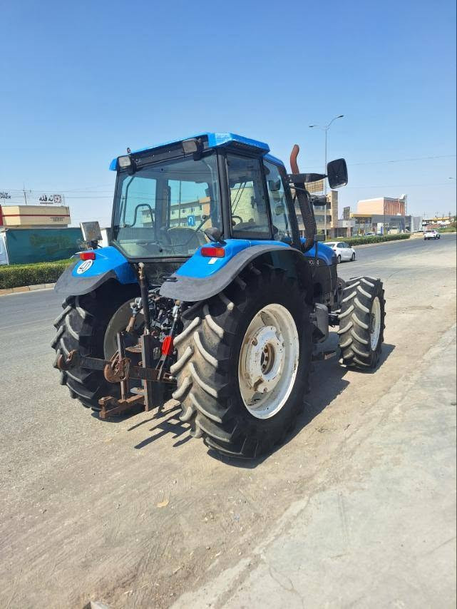 TM115 new Holland
2002  فوول عادی 
بەس مەکینەی تەعمیل کراوە 
تایەی گۆڕاوە 
مەنەفیس 
سعری ٢٤٥ وەرەقە 
هەولێر 
***********
