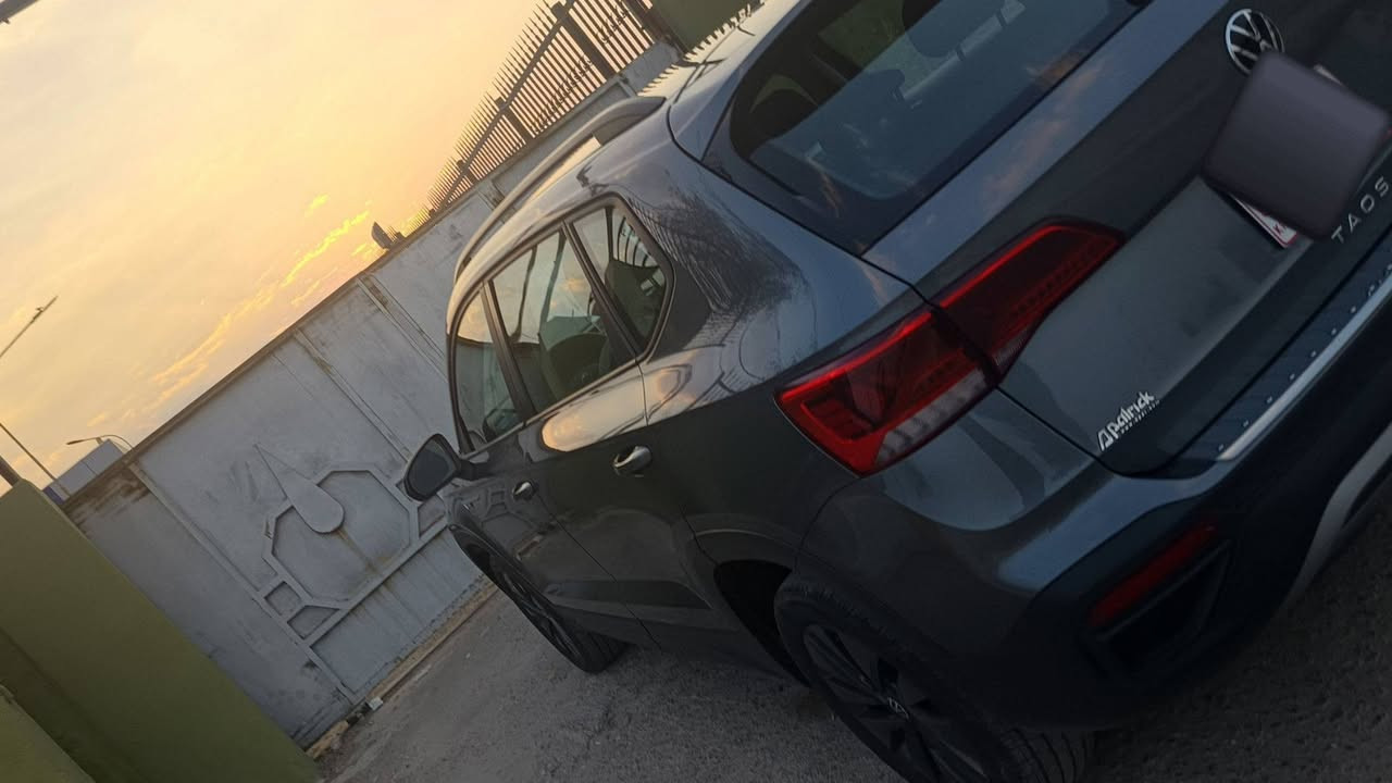 للبيع: فولكس فاجن تاوس (Volkswagen Taos S) موديل 2024 بحالة ممتازة
* الموديل: 2024 (تاريخ الصنع 03/2024)
 * المسافة المقطوعة: 59 ألف كيلو متر
 * المحرك: 1.5L تيربو – نشط واقتصادي جداً (158 حصان)
 * نظام الدفع: أمامي (FWD)
 * الجنوط والإطارات: قياس 17 بلاد (215/55 R17)
 * حالة السيارة: وارد أمريكي، الضرر (بَنيد مصبوغ فقط)، والسيارة جاهزة من كلشي وما تحتاج أي مصروف.
 * المرقمية: تترقم أربيل
 * المكان: تكريت
السعر: 155 ورقة ($15,500) وبيه مجال للشراي الجاد.
للتواصل والاستفسار يرجى الاتصال على الرقم: ***********
