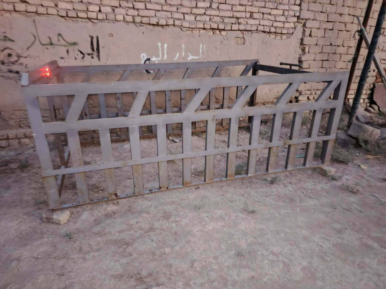 محجر كيا نثيه شخاط نظيف كلش للبيع مكاني شطره سعره 300
***********
