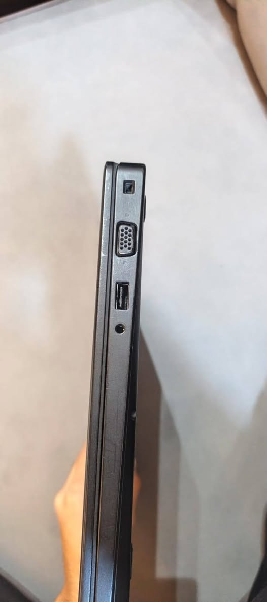 هذا الابتوب DELL للبيع 
المواصفات: 
رامام 8gb
هارد ssd256
المعالج i7 جيل 8 
السعر: 350 وبي مجال
للتواصل والاستفسار خاص او واتساب: ***********
